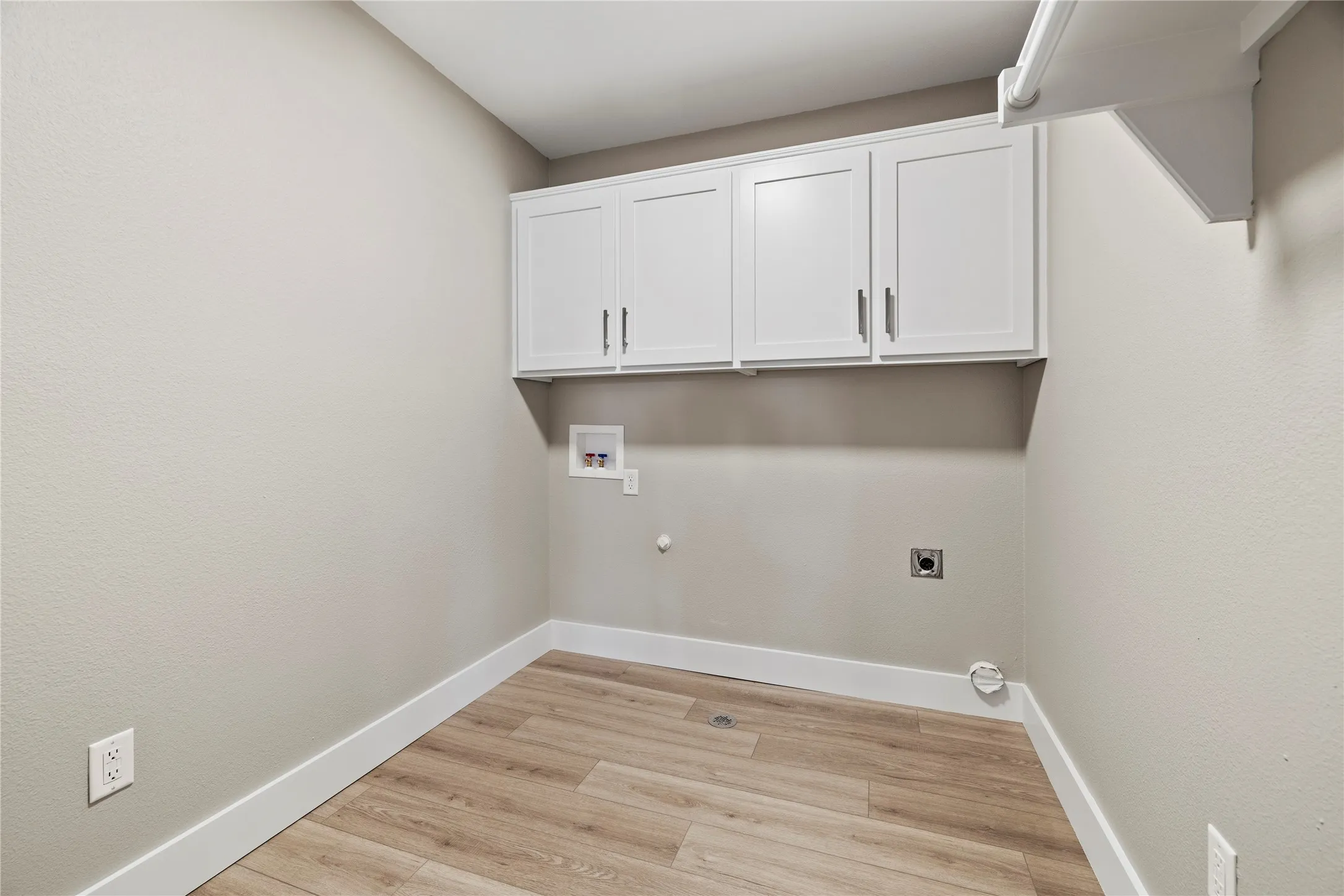 Single Family Residence For Sale in Henderson County , 5580 County Road 3704, Athens, Texas 75752, 2 Bedrooms, 2 Bathrooms, 2 Garage spaces, 1,589 Sqft, built in 1996, Price $485,000, mls#21259667, Real Estate Agent in Athens, Homes For Sale in Henderson county, Homes For Sale in Athens, Realtor in Athens Texas, Real Estate Brokerage Independent Realty Texas, Luminita Cordes Realtor