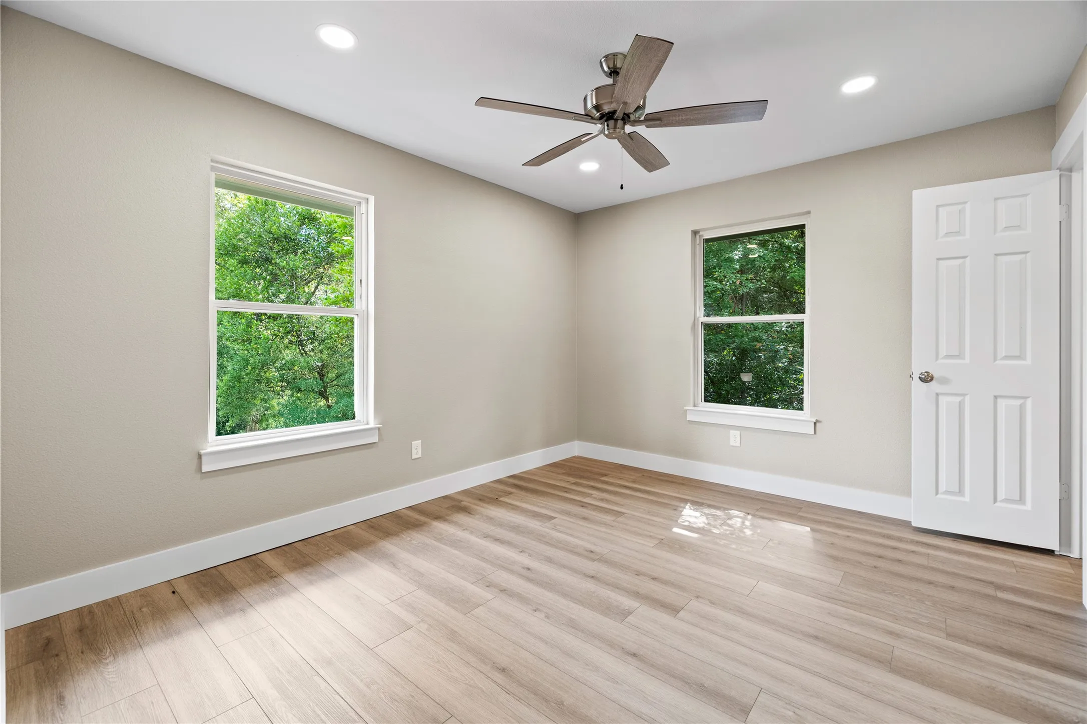 Single Family Residence For Sale in Henderson County , 5580 County Road 3704, Athens, Texas 75752, 2 Bedrooms, 2 Bathrooms, 2 Garage spaces, 1,589 Sqft, built in 1996, Price $485,000, mls#21259667, Real Estate Agent in Athens, Homes For Sale in Henderson county, Homes For Sale in Athens, Realtor in Athens Texas, Real Estate Brokerage Independent Realty Texas, Luminita Cordes Realtor