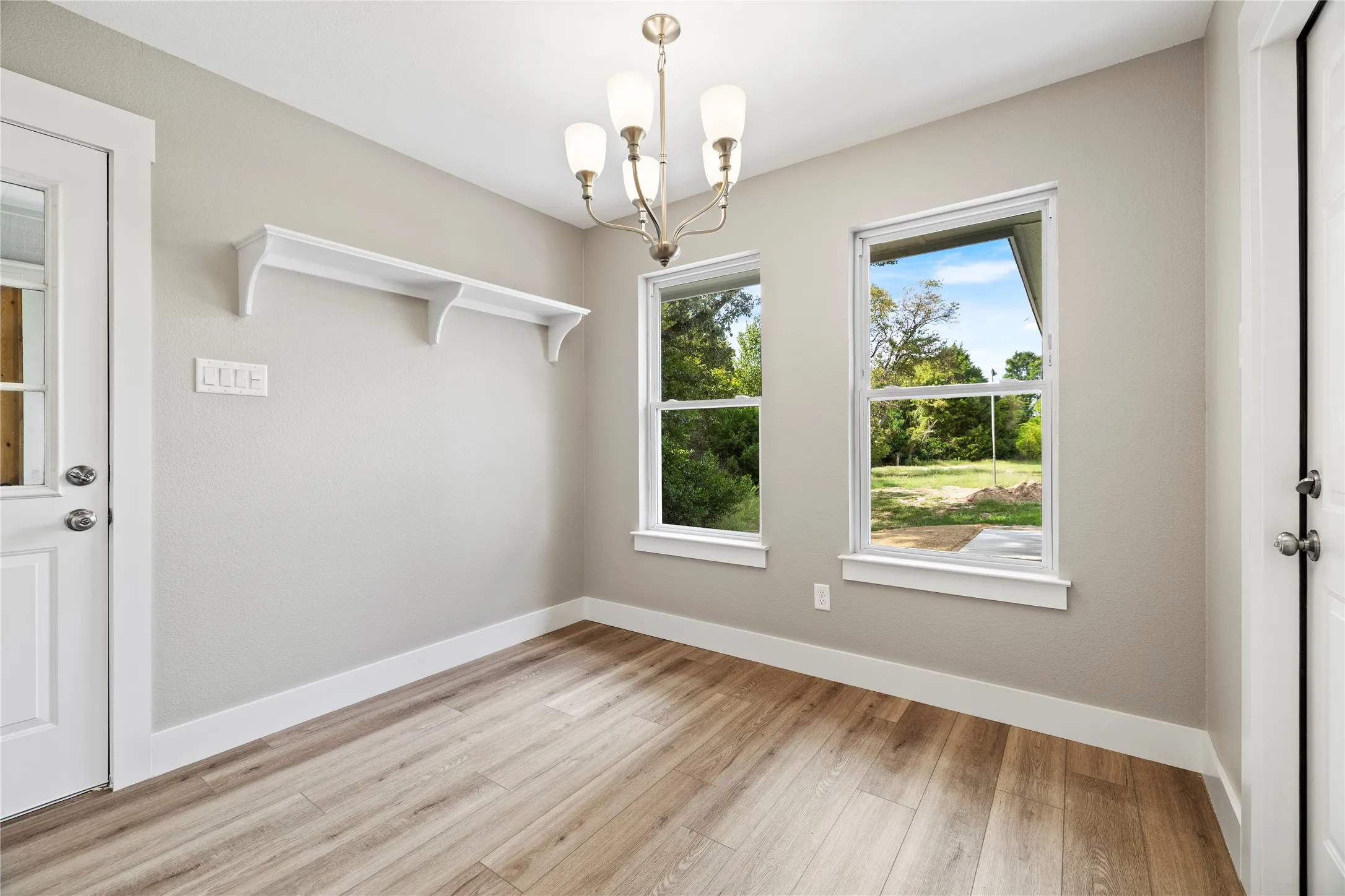 Single Family Residence For Sale in Henderson County , 5580 County Road 3704, Athens, Texas 75752, 2 Bedrooms, 2 Bathrooms, 2 Garage spaces, 1,589 Sqft, built in 1996, Price $485,000, mls#21259667, Real Estate Agent in Athens, Homes For Sale in Henderson county, Homes For Sale in Athens, Realtor in Athens Texas, Real Estate Brokerage Independent Realty Texas, Luminita Cordes Realtor