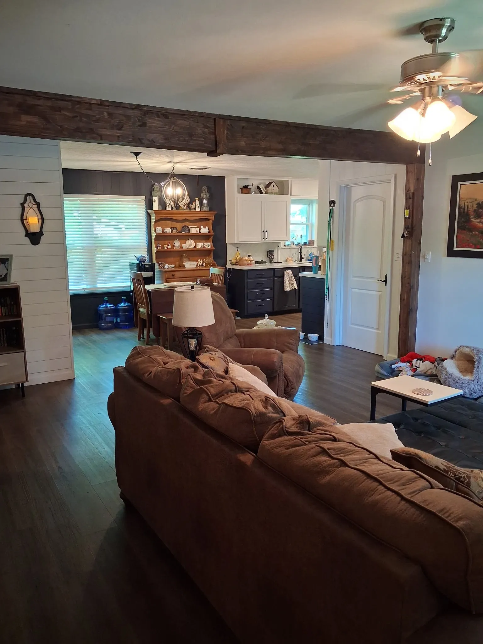 Single Family Residence For Sale in Johnson County , 107 Woodard Avenue, Cleburne, Texas 76033, 2 Bedroom, 1 Bathroom, 2 Garage spaces, 1,164 Sqft, built in 1960, mls#21258702, Real Estate Agent in Cleburne, Homes For Sale in Johnson county, Homes For Sale in Cleburne, Realtor in Cleburne Texas, Real Estate Brokerage Independent Realty Texas, Luminita Cordes Realtor