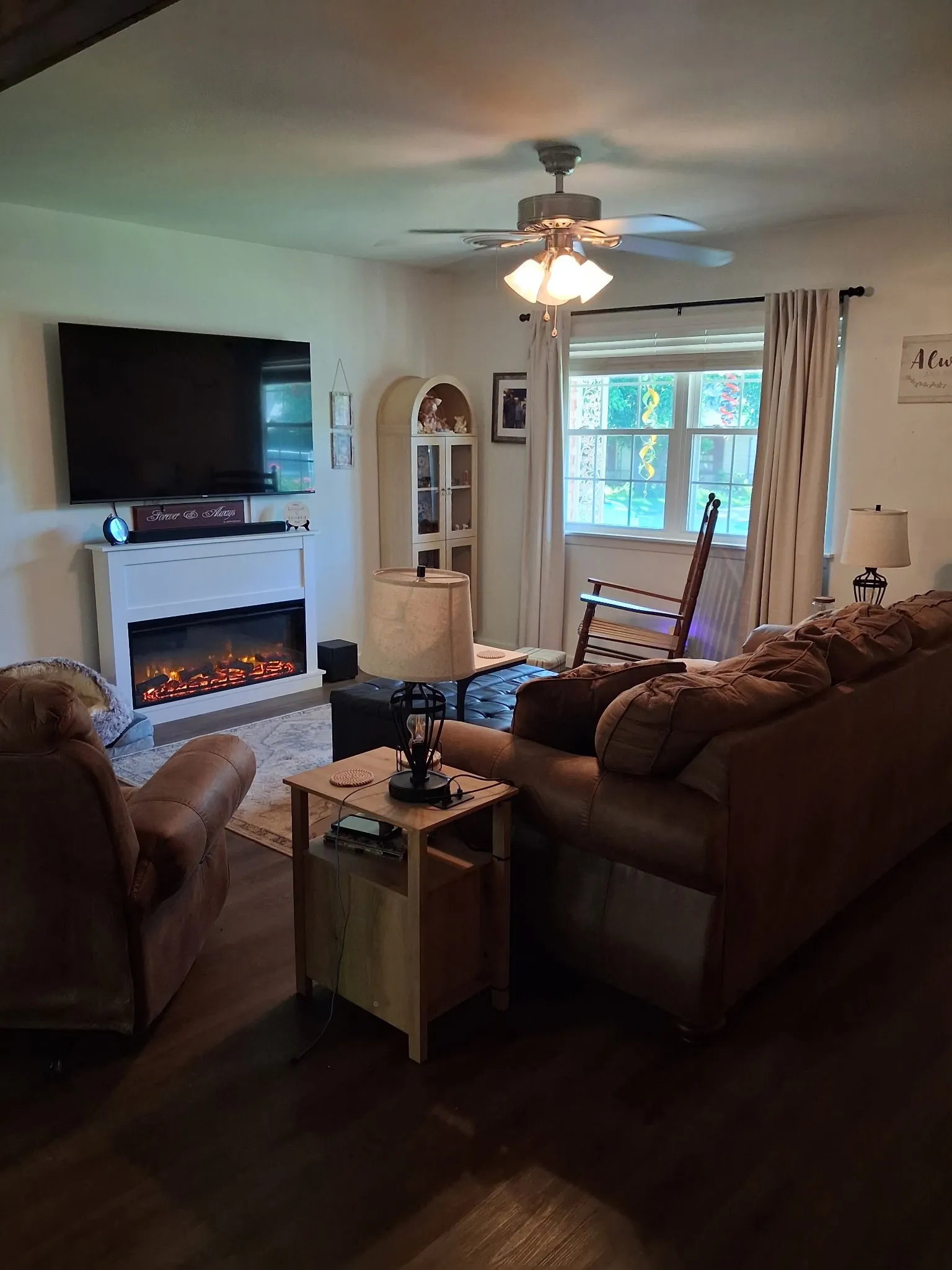 Single Family Residence For Sale in Johnson County , 107 Woodard Avenue, Cleburne, Texas 76033, 2 Bedroom, 1 Bathroom, 2 Garage spaces, 1,164 Sqft, built in 1960, mls#21258702, Real Estate Agent in Cleburne, Homes For Sale in Johnson county, Homes For Sale in Cleburne, Realtor in Cleburne Texas, Real Estate Brokerage Independent Realty Texas, Luminita Cordes Realtor