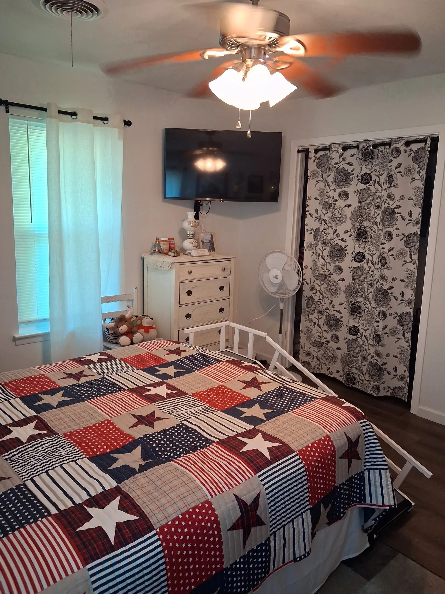 Single Family Residence For Sale in Johnson County , 107 Woodard Avenue, Cleburne, Texas 76033, 2 Bedroom, 1 Bathroom, 2 Garage spaces, 1,164 Sqft, built in 1960, mls#21258702, Real Estate Agent in Cleburne, Homes For Sale in Johnson county, Homes For Sale in Cleburne, Realtor in Cleburne Texas, Real Estate Brokerage Independent Realty Texas, Luminita Cordes Realtor