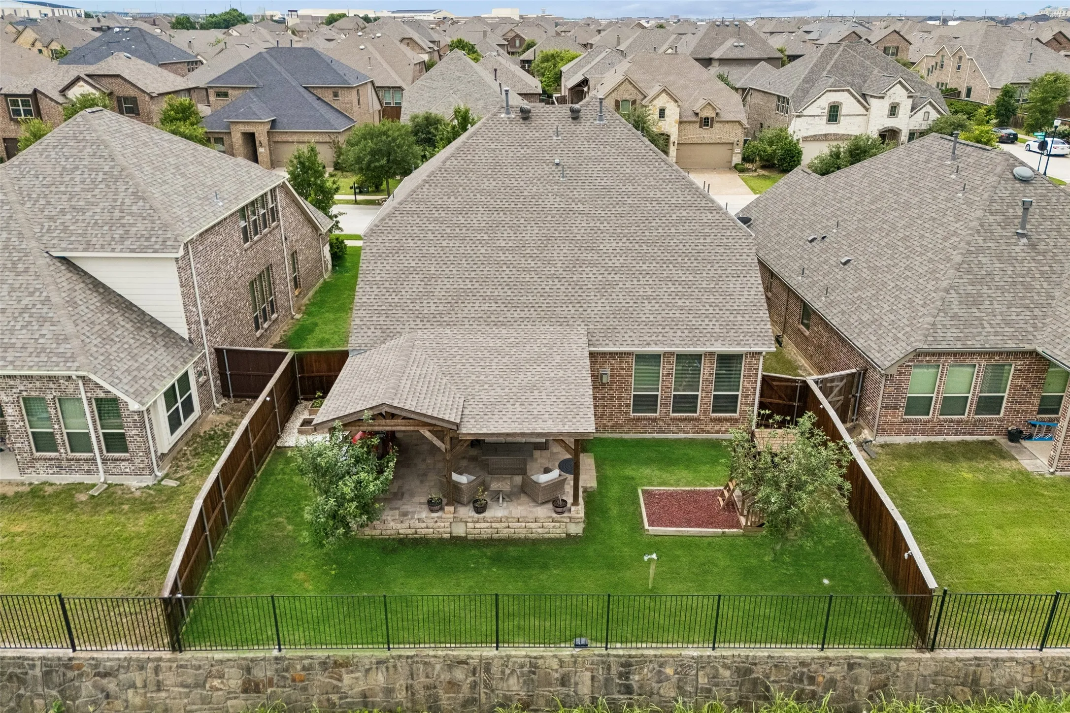 Single Family Residence For Sale in Denton County , 16013 Gladewater Terrace, Prosper, Texas 75078, 4 Bedroom, 4 Bathroom, 2 Garage spaces, 3,261 Sqft, built in 2018, mls#21259637, Real Estate Agent in Prosper, Homes For Sale in Denton county, Homes For Sale in Prosper, Realtor in Prosper Texas, Real Estate Brokerage Independent Realty Texas, Luminita Cordes Realtor