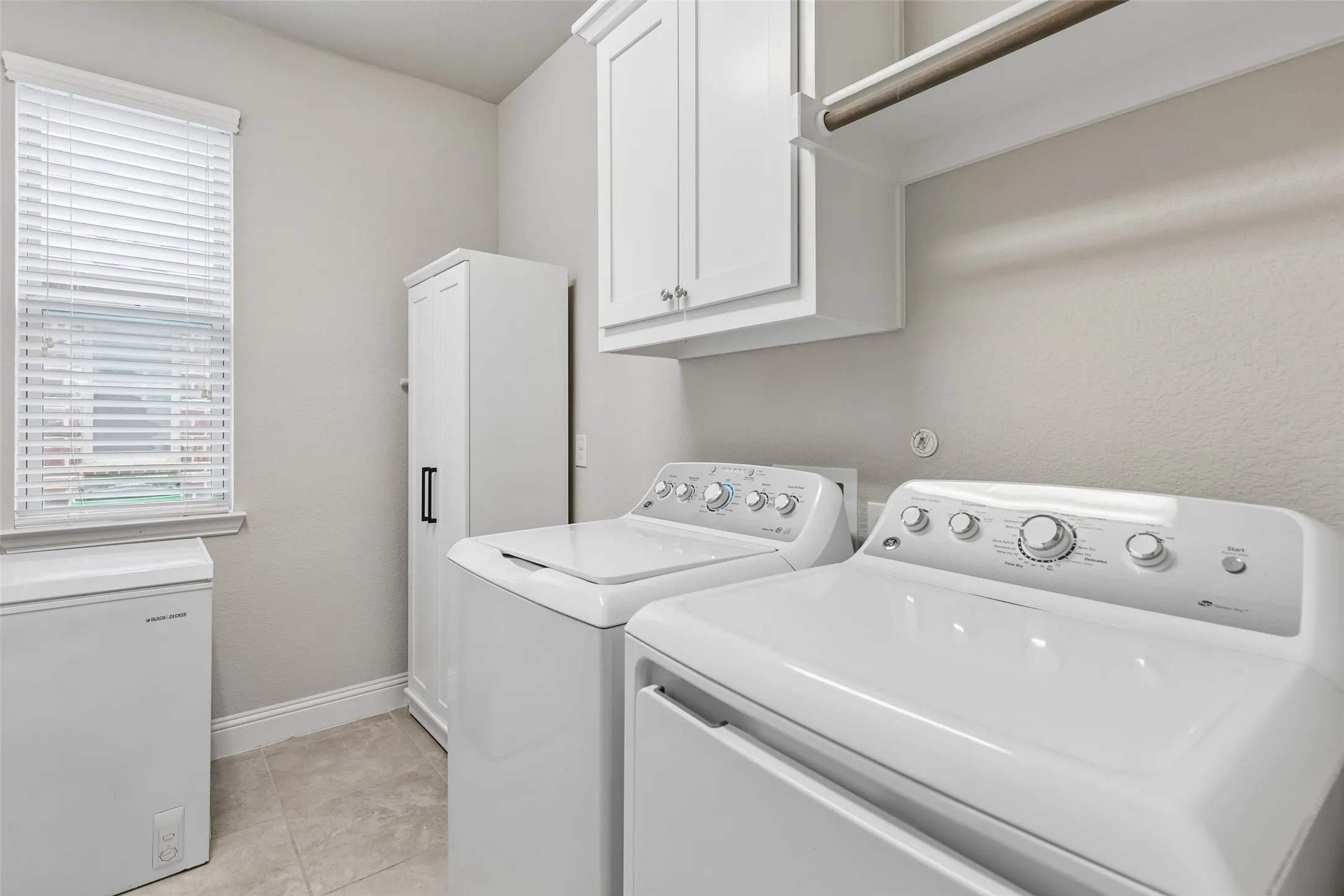 Single Family Residence For Sale in Denton County , 16013 Gladewater Terrace, Prosper, Texas 75078, 4 Bedroom, 4 Bathroom, 2 Garage spaces, 3,261 Sqft, built in 2018, mls#21259637, Real Estate Agent in Prosper, Homes For Sale in Denton county, Homes For Sale in Prosper, Realtor in Prosper Texas, Real Estate Brokerage Independent Realty Texas, Luminita Cordes Realtor
