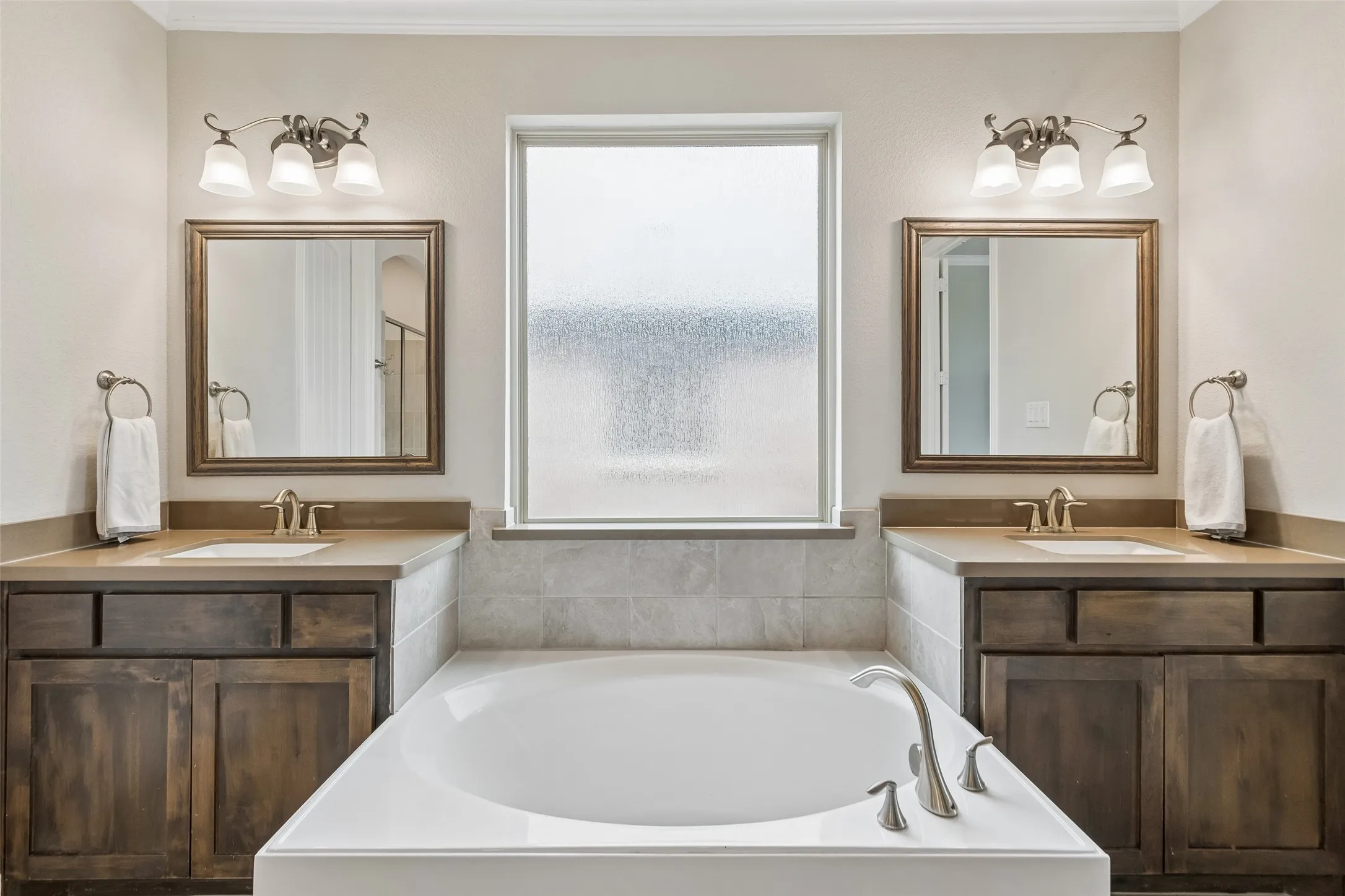 Single Family Residence For Sale in Denton County , 16013 Gladewater Terrace, Prosper, Texas 75078, 4 Bedroom, 4 Bathroom, 2 Garage spaces, 3,261 Sqft, built in 2018, mls#21259637, Real Estate Agent in Prosper, Homes For Sale in Denton county, Homes For Sale in Prosper, Realtor in Prosper Texas, Real Estate Brokerage Independent Realty Texas, Luminita Cordes Realtor