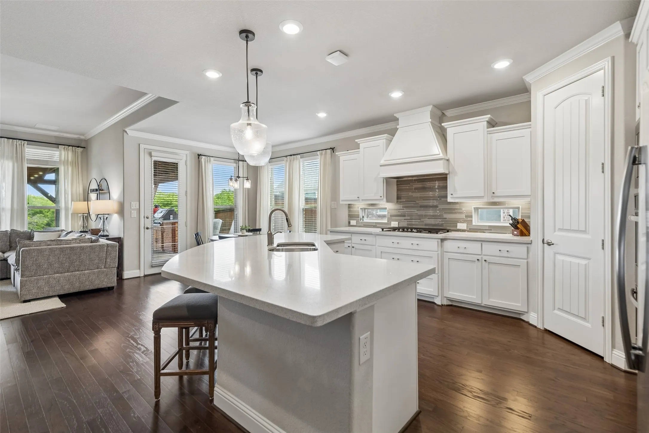 Single Family Residence For Sale in Denton County , 16013 Gladewater Terrace, Prosper, Texas 75078, 4 Bedroom, 4 Bathroom, 2 Garage spaces, 3,261 Sqft, built in 2018, mls#21259637, Real Estate Agent in Prosper, Homes For Sale in Denton county, Homes For Sale in Prosper, Realtor in Prosper Texas, Real Estate Brokerage Independent Realty Texas, Luminita Cordes Realtor