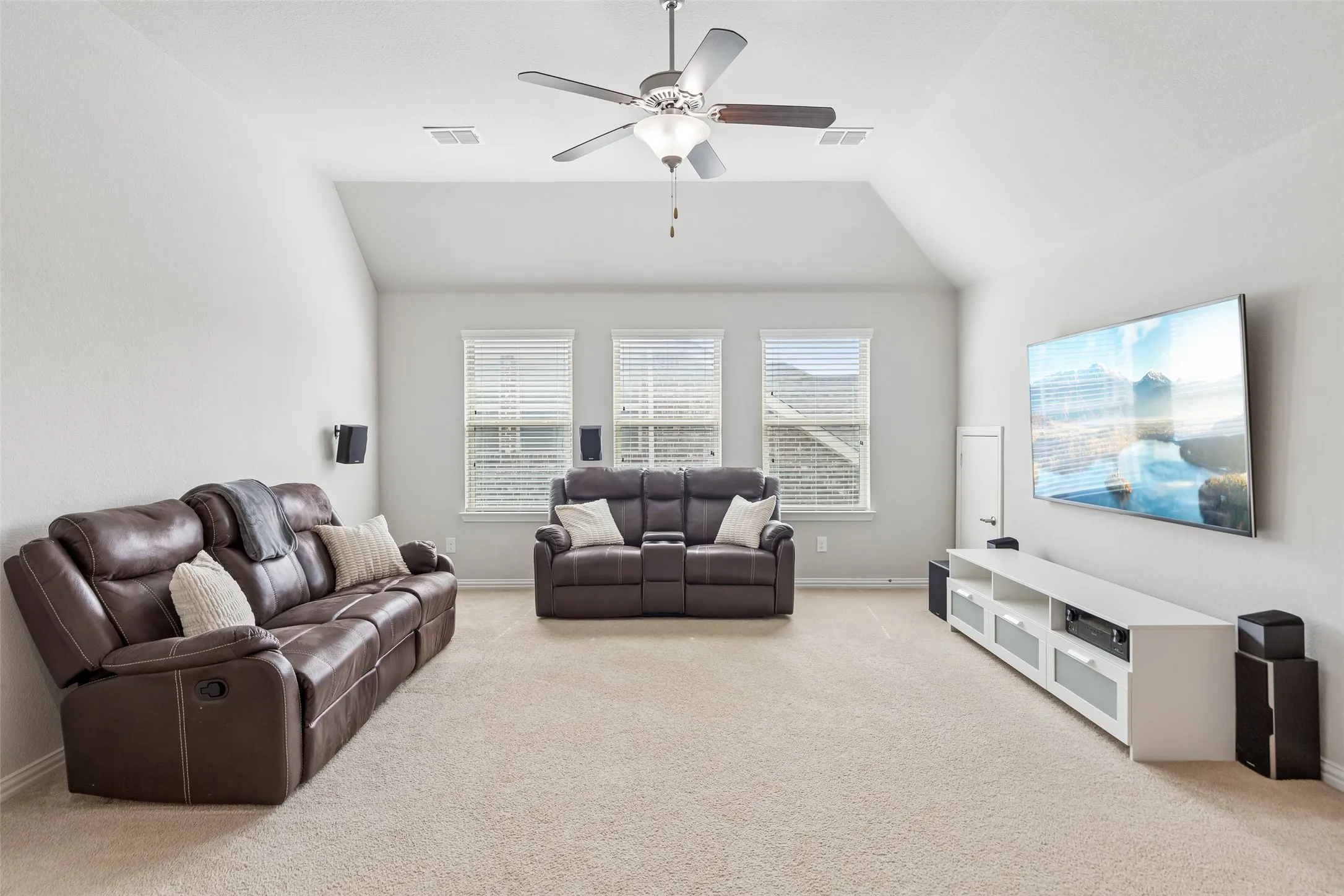 Single Family Residence For Sale in Denton County , 16013 Gladewater Terrace, Prosper, Texas 75078, 4 Bedroom, 4 Bathroom, 2 Garage spaces, 3,261 Sqft, built in 2018, mls#21259637, Real Estate Agent in Prosper, Homes For Sale in Denton county, Homes For Sale in Prosper, Realtor in Prosper Texas, Real Estate Brokerage Independent Realty Texas, Luminita Cordes Realtor
