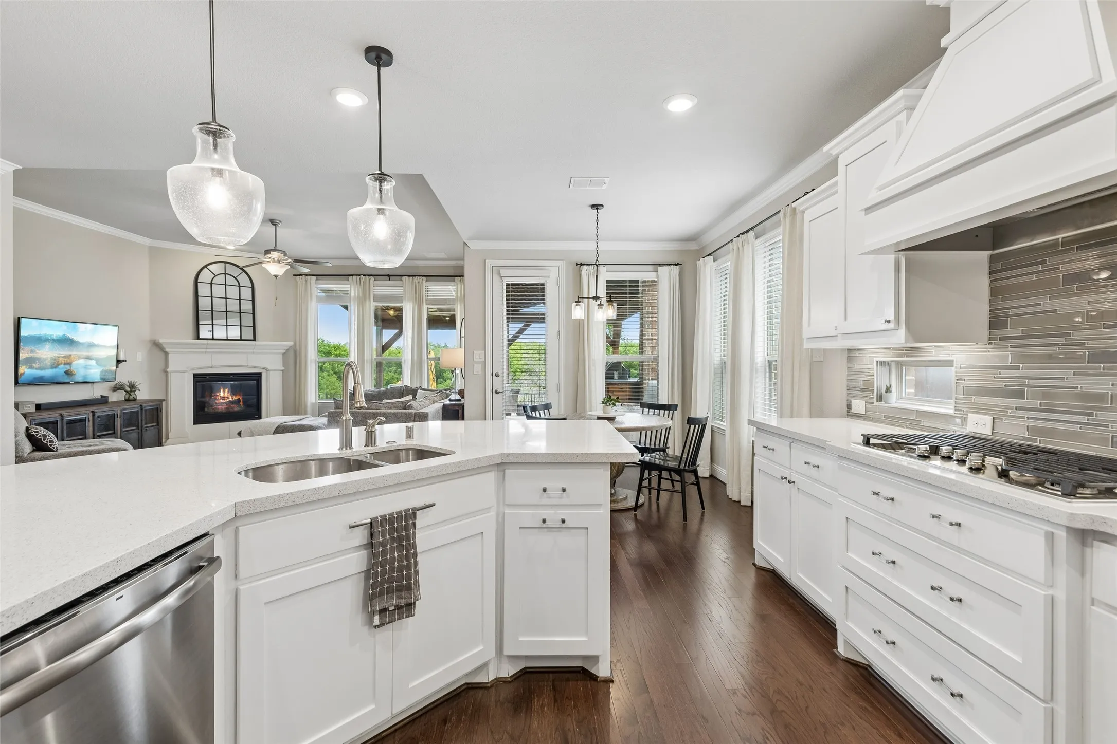 Single Family Residence For Sale in Denton County , 16013 Gladewater Terrace, Prosper, Texas 75078, 4 Bedroom, 4 Bathroom, 2 Garage spaces, 3,261 Sqft, built in 2018, mls#21259637, Real Estate Agent in Prosper, Homes For Sale in Denton county, Homes For Sale in Prosper, Realtor in Prosper Texas, Real Estate Brokerage Independent Realty Texas, Luminita Cordes Realtor