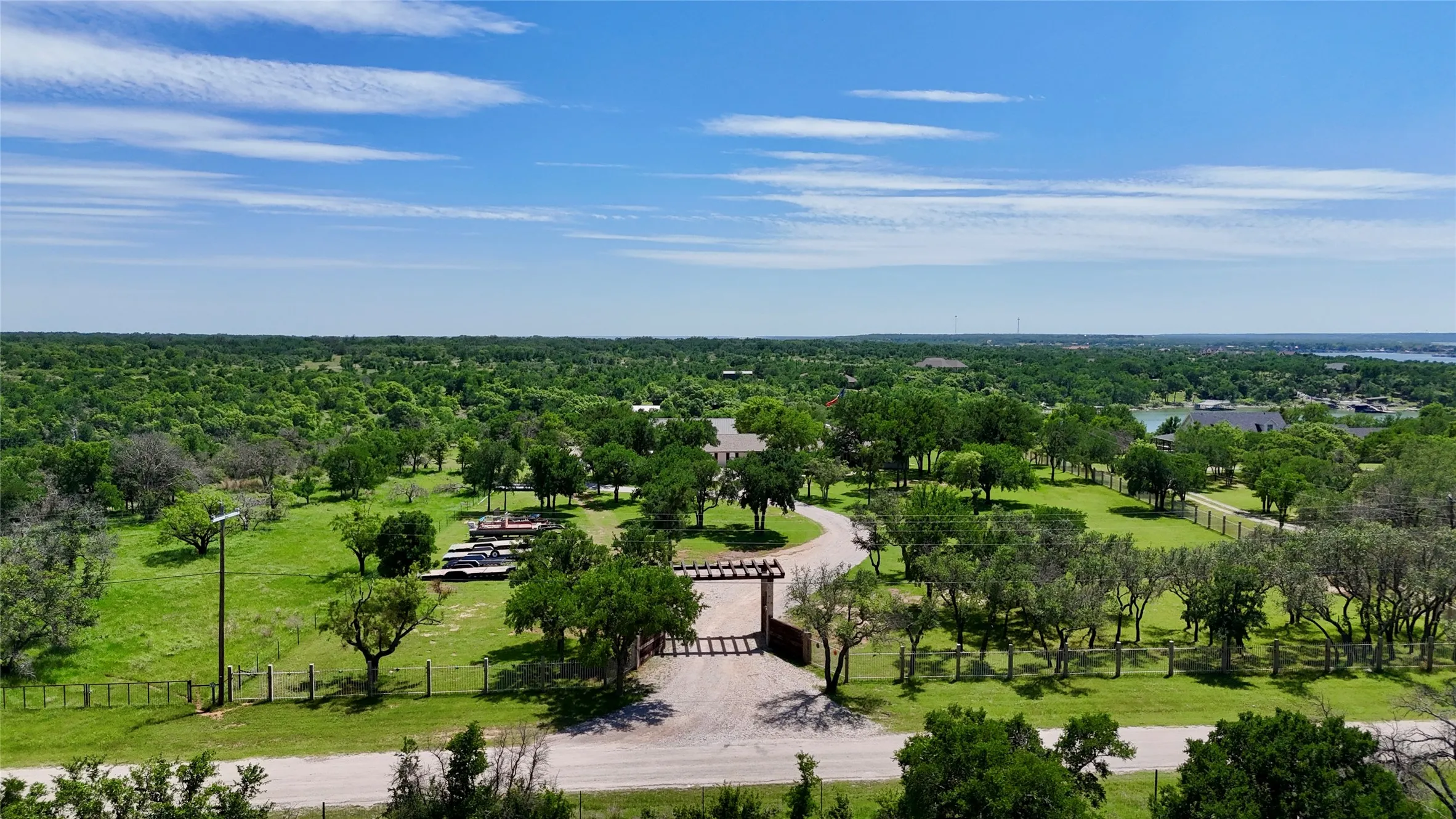 Single Family Residence For Sale in Brown County , 2007 Deepwater Road, Brownwood, Texas 76801, 3 Bedroom, 2 Bathroom, 2 Garage spaces, 2,450 Sqft, built in 1997, Price $1,599,900, mls#21259591, Real Estate Agent in Brownwood, Homes For Sale in Brown county, Homes For Sale in Brownwood, Realtor in Brownwood Texas, Real Estate Brokerage Independent Realty Texas, Luminita Cordes Realtor