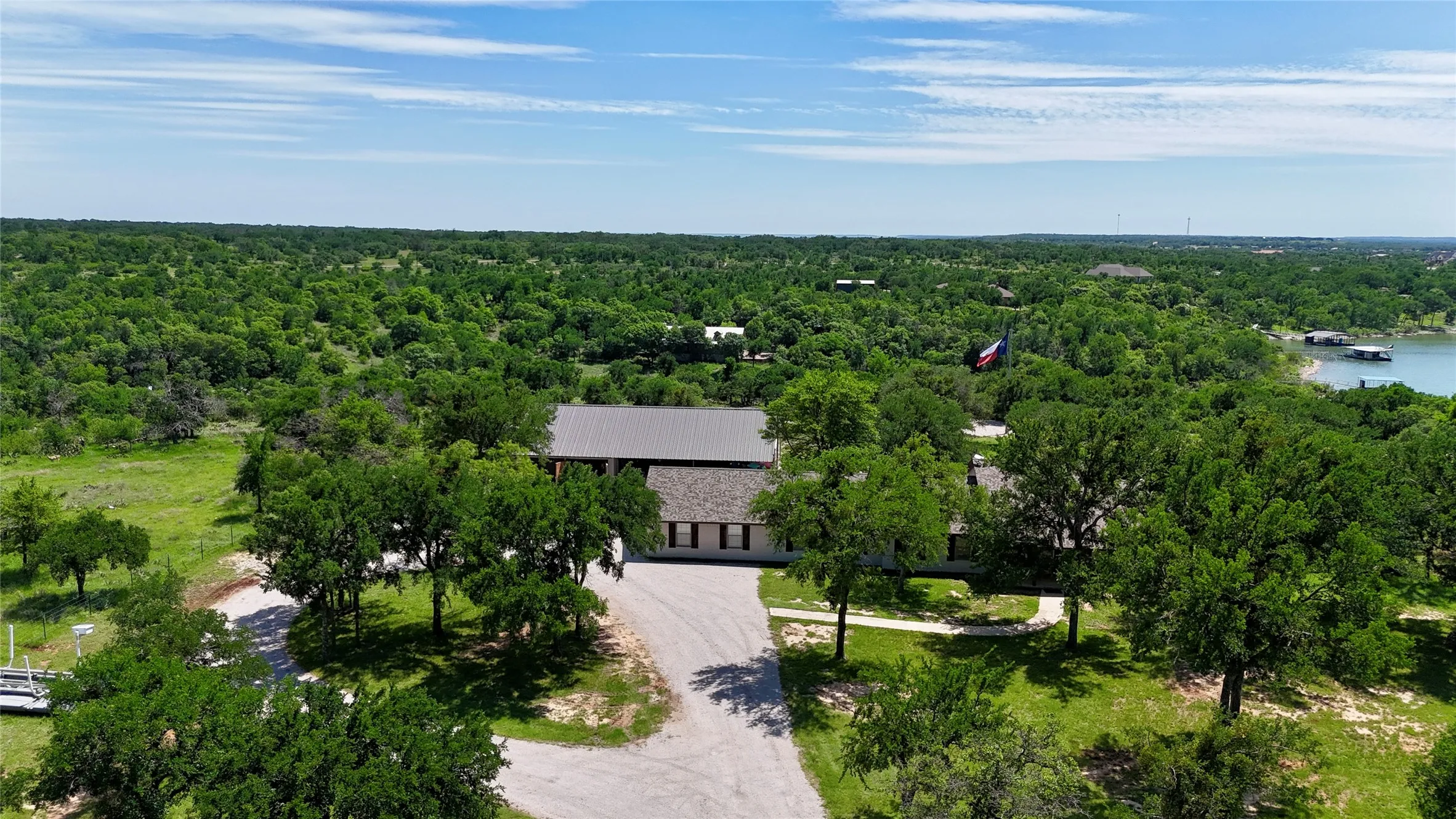 Single Family Residence For Sale in Brown County , 2007 Deepwater Road, Brownwood, Texas 76801, 3 Bedroom, 2 Bathroom, 2 Garage spaces, 2,450 Sqft, built in 1997, Price $1,599,900, mls#21259591, Real Estate Agent in Brownwood, Homes For Sale in Brown county, Homes For Sale in Brownwood, Realtor in Brownwood Texas, Real Estate Brokerage Independent Realty Texas, Luminita Cordes Realtor