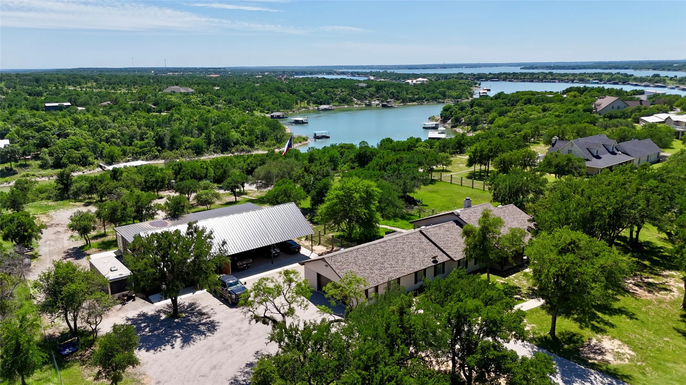 Single Family Residence For Sale in Brown County , 2007 Deepwater Road, Brownwood, Texas 76801, 3 Bedroom, 2 Bathroom, 2 Garage spaces, 2,450 Sqft, built in 1997, Price $1,599,900, mls#21259591, Real Estate Agent in Brownwood, Homes For Sale in Brown county, Homes For Sale in Brownwood, Realtor in Brownwood Texas, Real Estate Brokerage Independent Realty Texas, Luminita Cordes Realtor