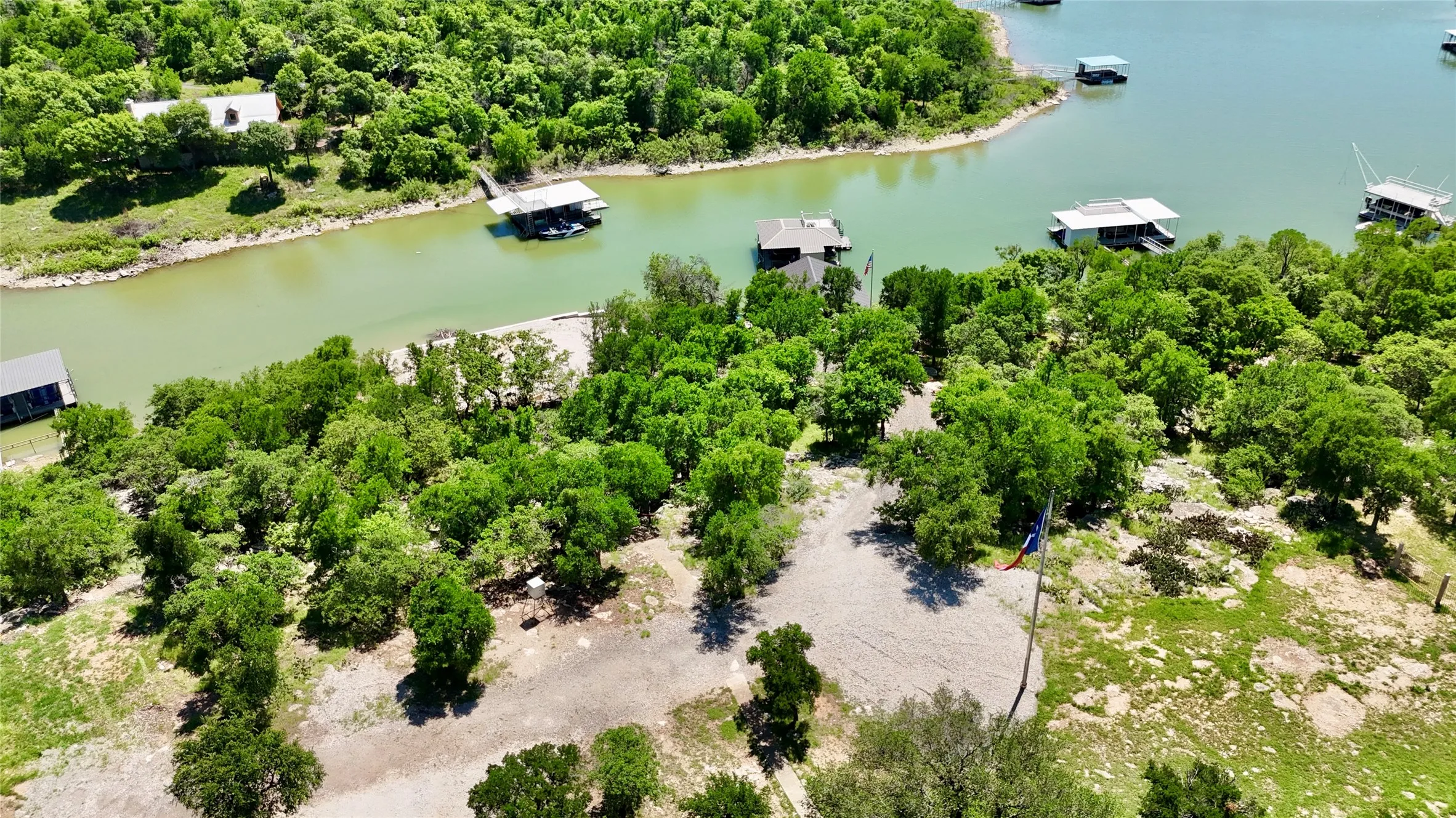 Single Family Residence For Sale in Brown County , 2007 Deepwater Road, Brownwood, Texas 76801, 3 Bedroom, 2 Bathroom, 2 Garage spaces, 2,450 Sqft, built in 1997, Price $1,599,900, mls#21259591, Real Estate Agent in Brownwood, Homes For Sale in Brown county, Homes For Sale in Brownwood, Realtor in Brownwood Texas, Real Estate Brokerage Independent Realty Texas, Luminita Cordes Realtor