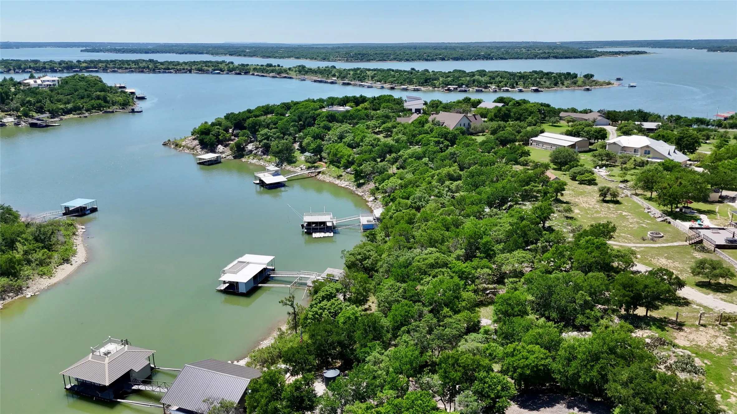 Single Family Residence For Sale in Brown County , 2007 Deepwater Road, Brownwood, Texas 76801, 3 Bedroom, 2 Bathroom, 2 Garage spaces, 2,450 Sqft, built in 1997, Price $1,599,900, mls#21259591, Real Estate Agent in Brownwood, Homes For Sale in Brown county, Homes For Sale in Brownwood, Realtor in Brownwood Texas, Real Estate Brokerage Independent Realty Texas, Luminita Cordes Realtor