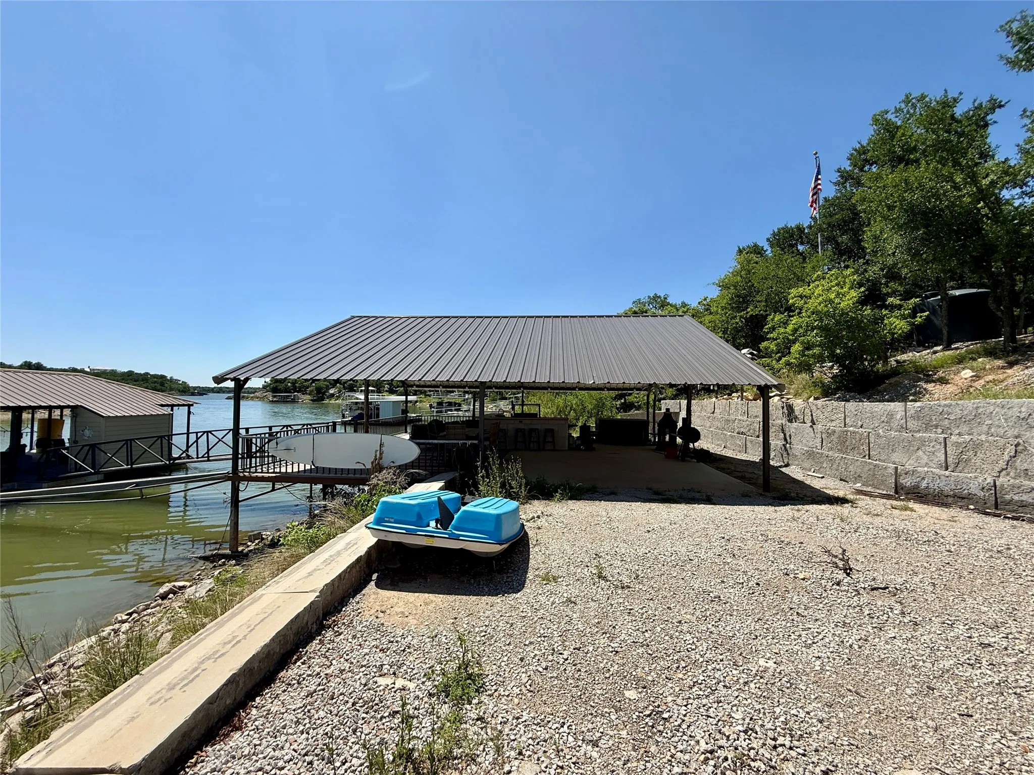 Single Family Residence For Sale in Brown County , 2007 Deepwater Road, Brownwood, Texas 76801, 3 Bedroom, 2 Bathroom, 2 Garage spaces, 2,450 Sqft, built in 1997, Price $1,599,900, mls#21259591, Real Estate Agent in Brownwood, Homes For Sale in Brown county, Homes For Sale in Brownwood, Realtor in Brownwood Texas, Real Estate Brokerage Independent Realty Texas, Luminita Cordes Realtor