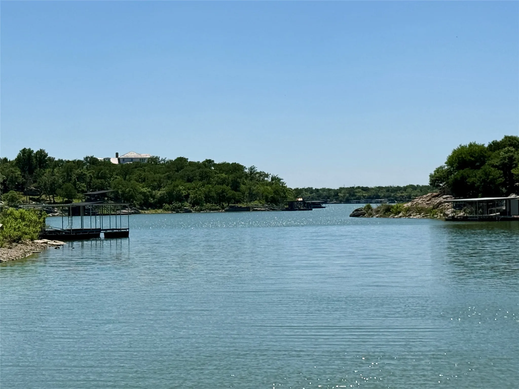 Single Family Residence For Sale in Brown County , 2007 Deepwater Road, Brownwood, Texas 76801, 3 Bedroom, 2 Bathroom, 2 Garage spaces, 2,450 Sqft, built in 1997, Price $1,599,900, mls#21259591, Real Estate Agent in Brownwood, Homes For Sale in Brown county, Homes For Sale in Brownwood, Realtor in Brownwood Texas, Real Estate Brokerage Independent Realty Texas, Luminita Cordes Realtor