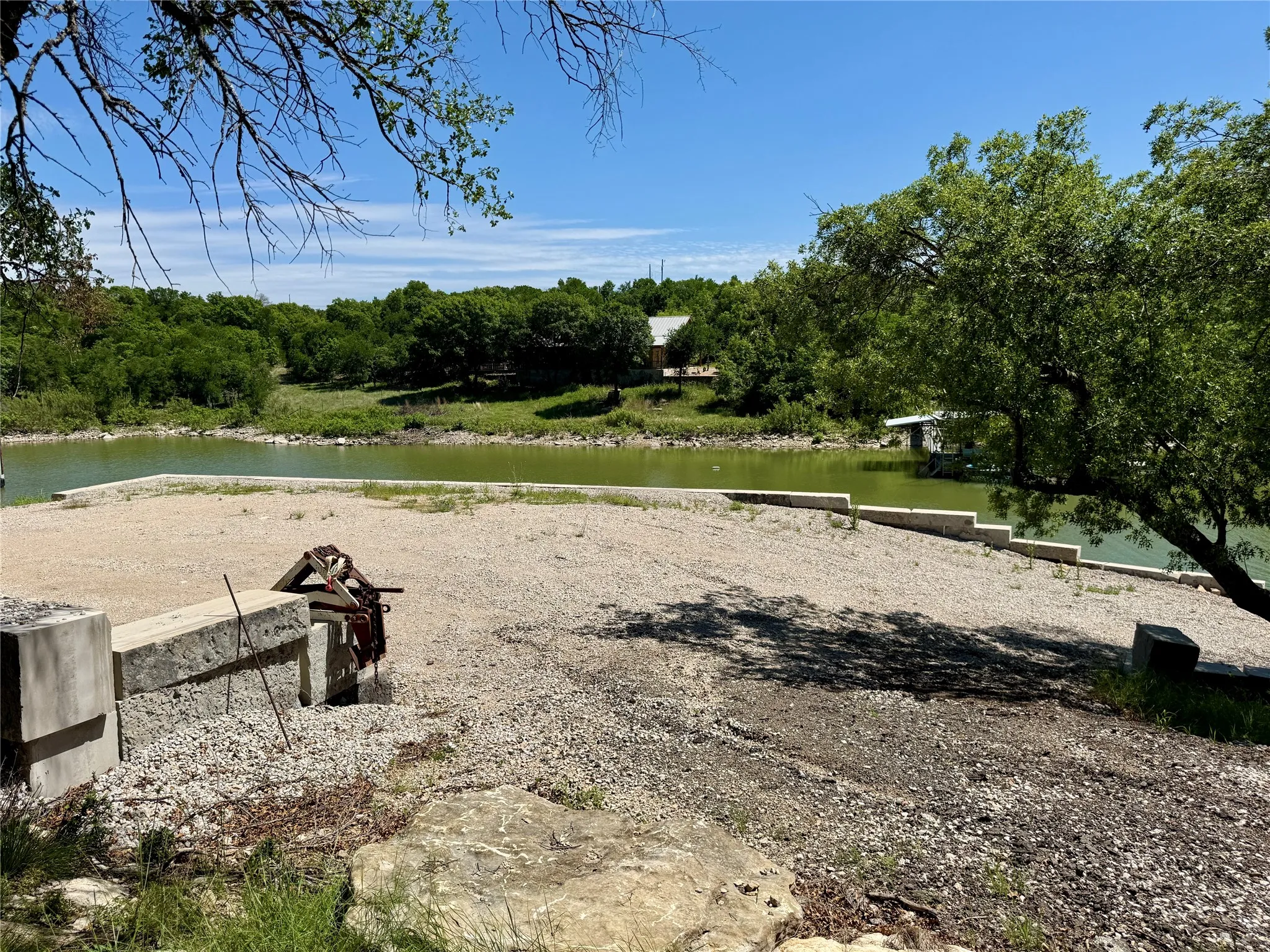 Single Family Residence For Sale in Brown County , 2007 Deepwater Road, Brownwood, Texas 76801, 3 Bedroom, 2 Bathroom, 2 Garage spaces, 2,450 Sqft, built in 1997, Price $1,599,900, mls#21259591, Real Estate Agent in Brownwood, Homes For Sale in Brown county, Homes For Sale in Brownwood, Realtor in Brownwood Texas, Real Estate Brokerage Independent Realty Texas, Luminita Cordes Realtor
