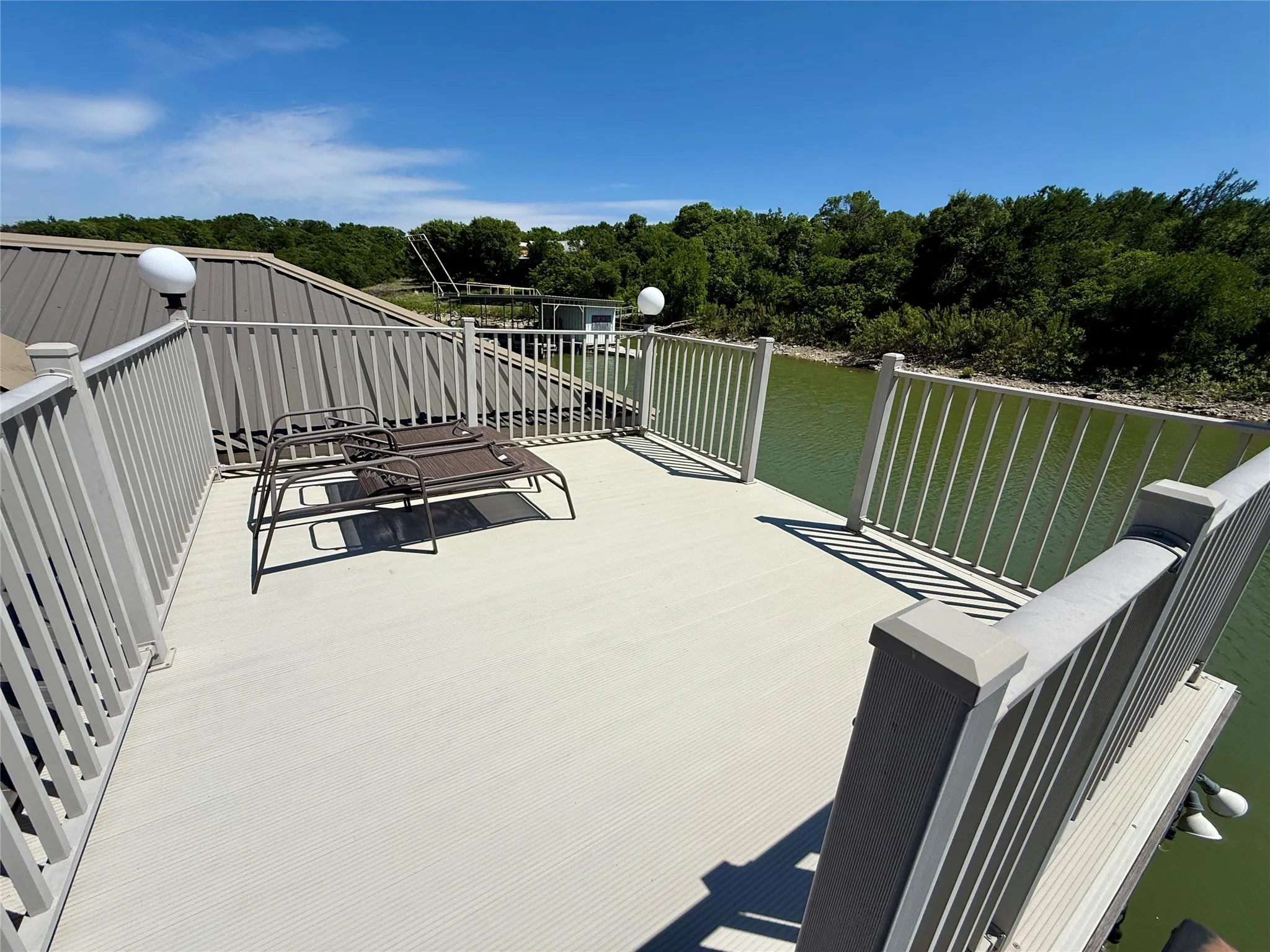 Single Family Residence For Sale in Brown County , 2007 Deepwater Road, Brownwood, Texas 76801, 3 Bedroom, 2 Bathroom, 2 Garage spaces, 2,450 Sqft, built in 1997, Price $1,599,900, mls#21259591, Real Estate Agent in Brownwood, Homes For Sale in Brown county, Homes For Sale in Brownwood, Realtor in Brownwood Texas, Real Estate Brokerage Independent Realty Texas, Luminita Cordes Realtor