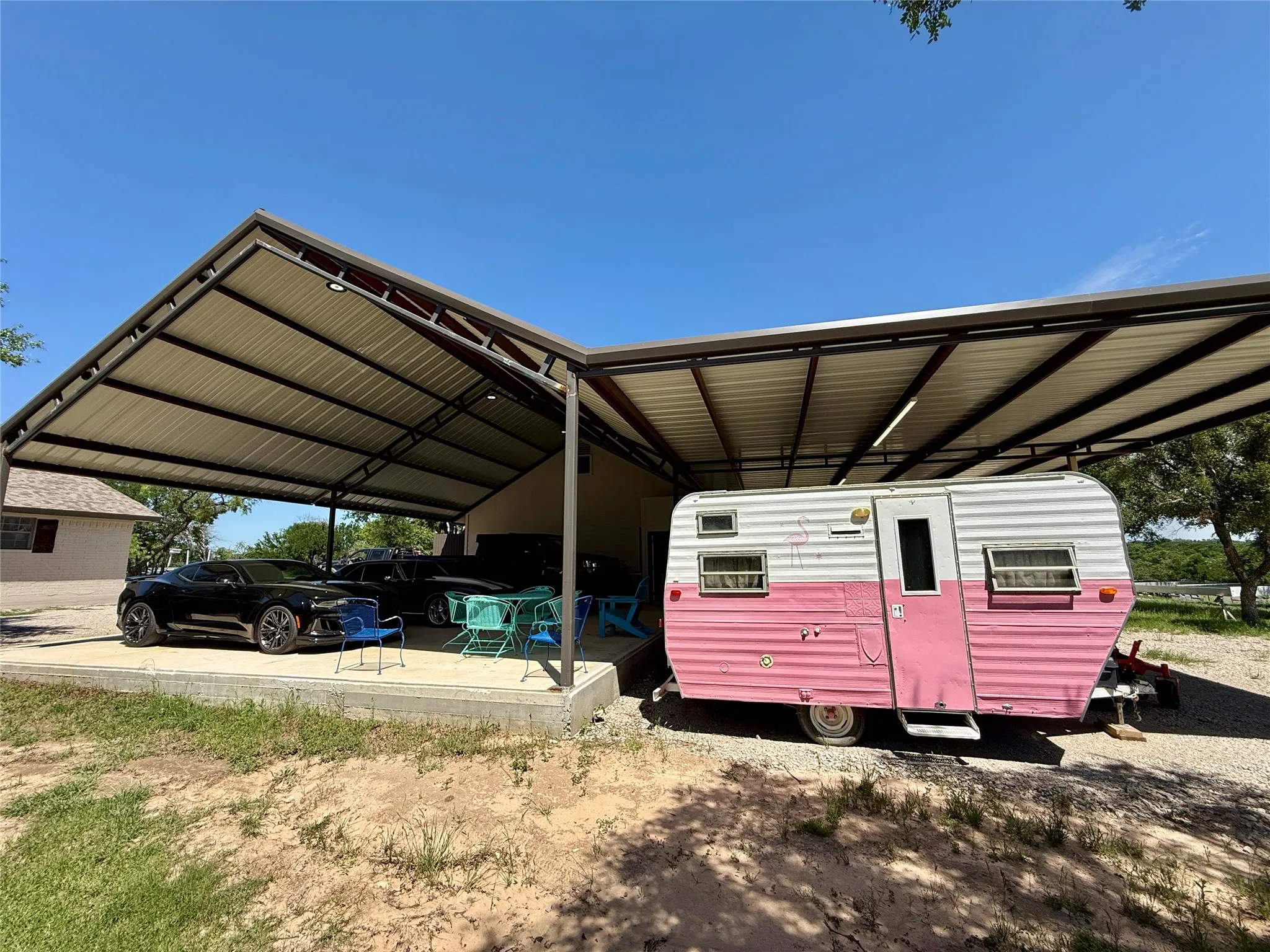 Single Family Residence For Sale in Brown County , 2007 Deepwater Road, Brownwood, Texas 76801, 3 Bedroom, 2 Bathroom, 2 Garage spaces, 2,450 Sqft, built in 1997, Price $1,599,900, mls#21259591, Real Estate Agent in Brownwood, Homes For Sale in Brown county, Homes For Sale in Brownwood, Realtor in Brownwood Texas, Real Estate Brokerage Independent Realty Texas, Luminita Cordes Realtor