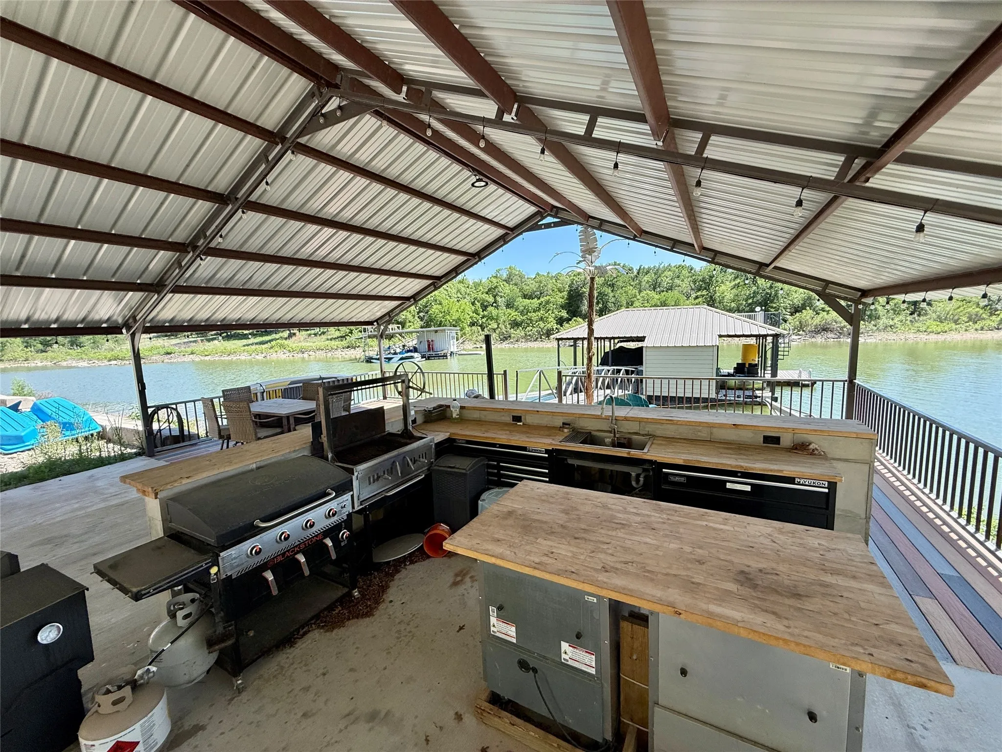 Single Family Residence For Sale in Brown County , 2007 Deepwater Road, Brownwood, Texas 76801, 3 Bedroom, 2 Bathroom, 2 Garage spaces, 2,450 Sqft, built in 1997, Price $1,599,900, mls#21259591, Real Estate Agent in Brownwood, Homes For Sale in Brown county, Homes For Sale in Brownwood, Realtor in Brownwood Texas, Real Estate Brokerage Independent Realty Texas, Luminita Cordes Realtor