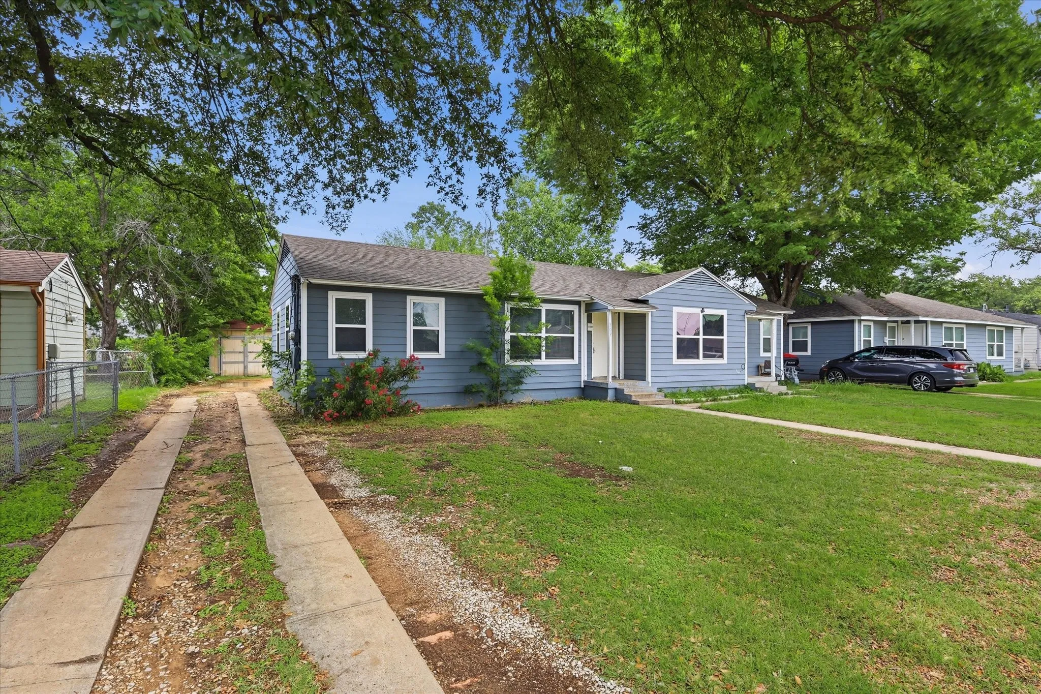 Single Family Residence For Sale in Dallas County , 1303 Stone Drive, Irving, Texas 75061, 4 Bedroom, 2 Bathroom, Garage spaces, 1,220 Sqft, built in 1952, mls#21259513, Real Estate Agent in Irving, Homes For Sale in Dallas county, Homes For Sale in Irving, Realtor in Irving Texas, Real Estate Brokerage Independent Realty Texas, Luminita Cordes Realtor