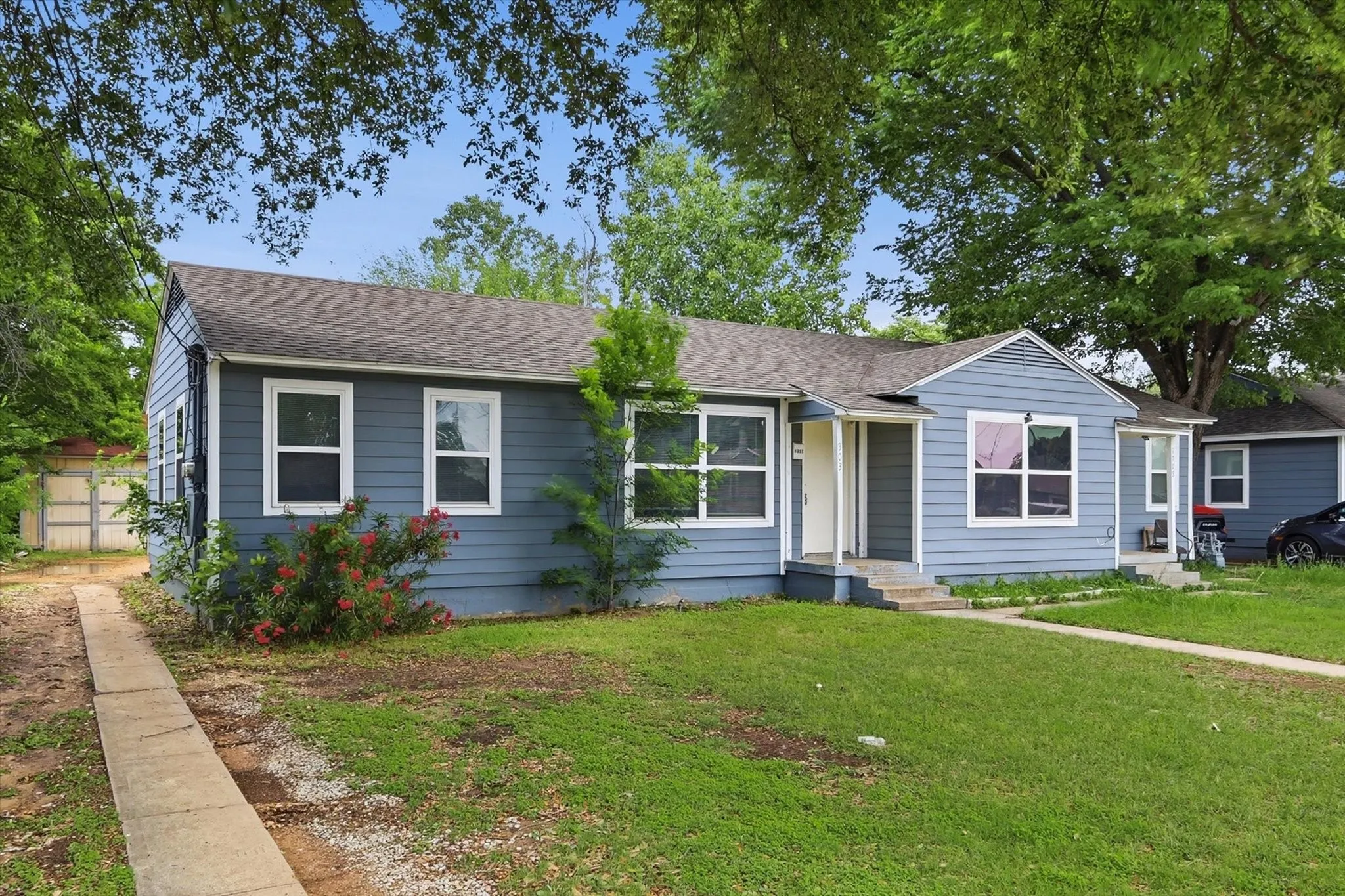 Single Family Residence For Sale in Dallas County , 1303 Stone Drive, Irving, Texas 75061, 4 Bedroom, 2 Bathroom, Garage spaces, 1,220 Sqft, built in 1952, mls#21259513, Real Estate Agent in Irving, Homes For Sale in Dallas county, Homes For Sale in Irving, Realtor in Irving Texas, Real Estate Brokerage Independent Realty Texas, Luminita Cordes Realtor