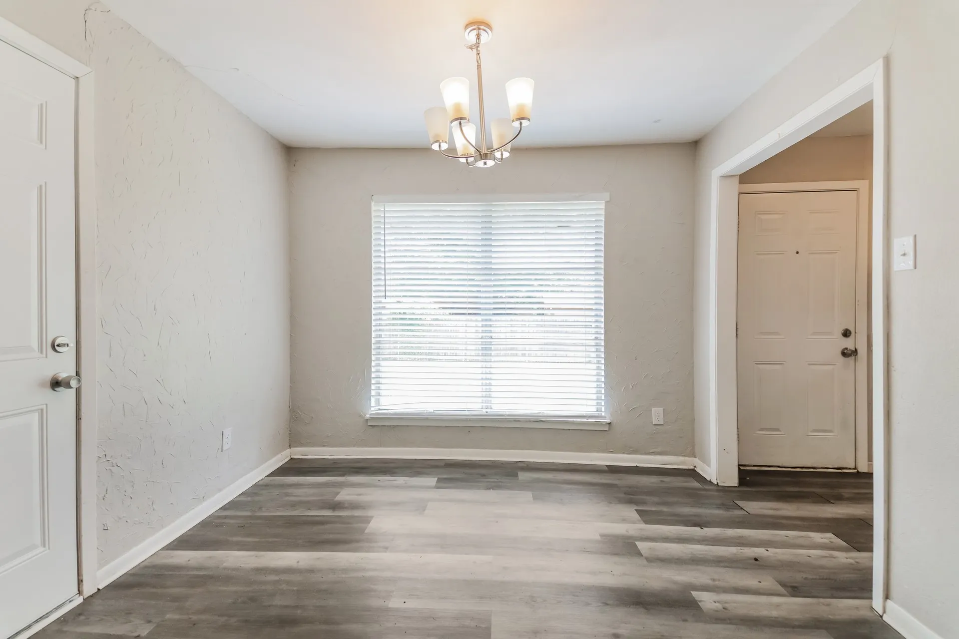 Single Family Residence For Sale in Dallas County , 1718 Joan Drive, Dallas, Texas 75217, 3 Bedroom, 2 Bathroom, 2 Garage spaces, 1,428 Sqft, built in 1957, mls#21259600, Real Estate Agent in Dallas, Homes For Sale in Dallas county, Homes For Sale in Dallas, Realtor in Dallas Texas, Real Estate Brokerage Independent Realty Texas, Luminita Cordes Realtor
