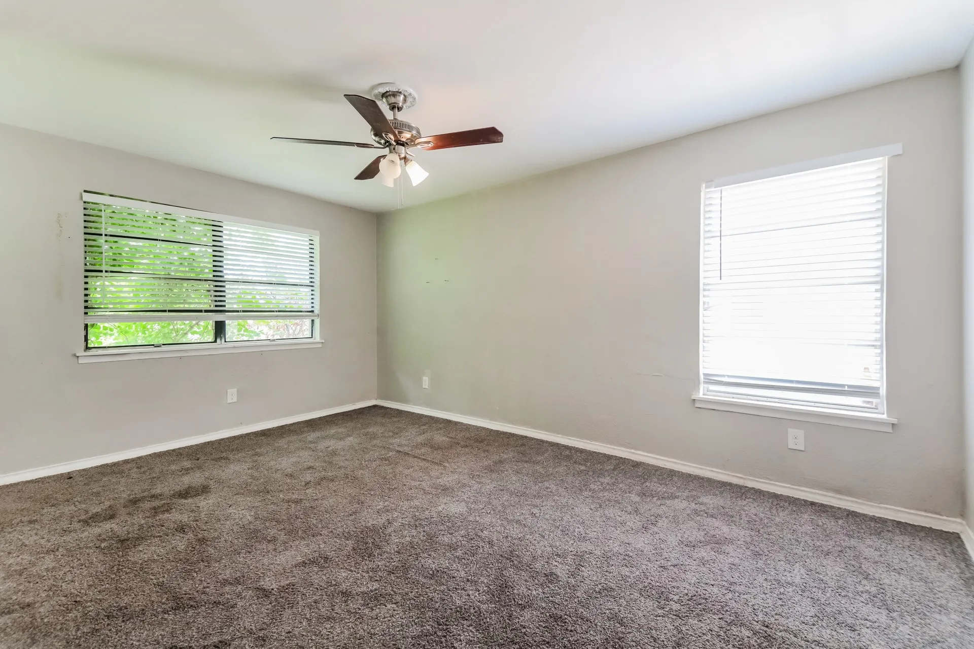 Single Family Residence For Sale in Dallas County , 1718 Joan Drive, Dallas, Texas 75217, 3 Bedroom, 2 Bathroom, 2 Garage spaces, 1,428 Sqft, built in 1957, mls#21259600, Real Estate Agent in Dallas, Homes For Sale in Dallas county, Homes For Sale in Dallas, Realtor in Dallas Texas, Real Estate Brokerage Independent Realty Texas, Luminita Cordes Realtor