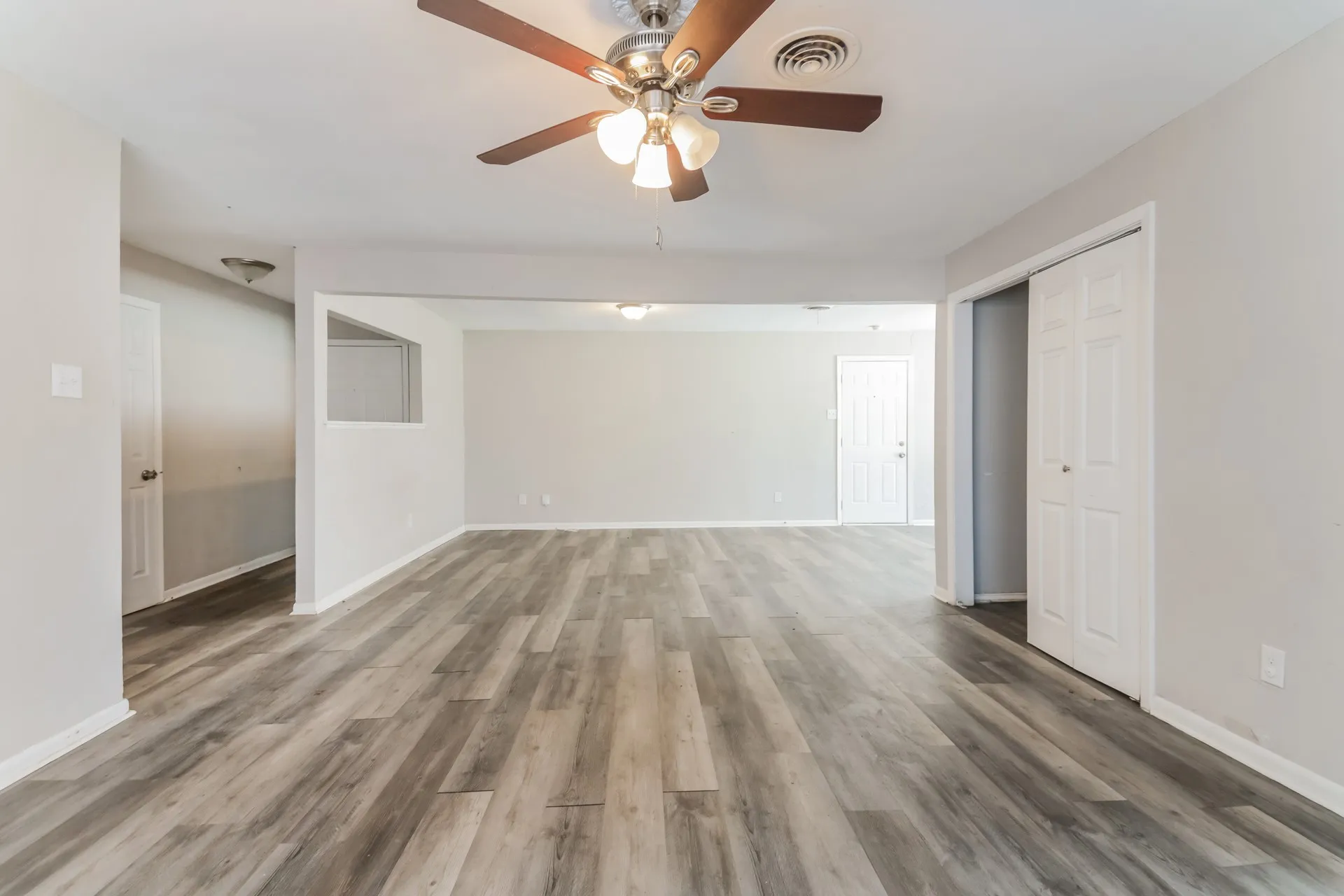Single Family Residence For Sale in Dallas County , 1718 Joan Drive, Dallas, Texas 75217, 3 Bedroom, 2 Bathroom, 2 Garage spaces, 1,428 Sqft, built in 1957, mls#21259600, Real Estate Agent in Dallas, Homes For Sale in Dallas county, Homes For Sale in Dallas, Realtor in Dallas Texas, Real Estate Brokerage Independent Realty Texas, Luminita Cordes Realtor