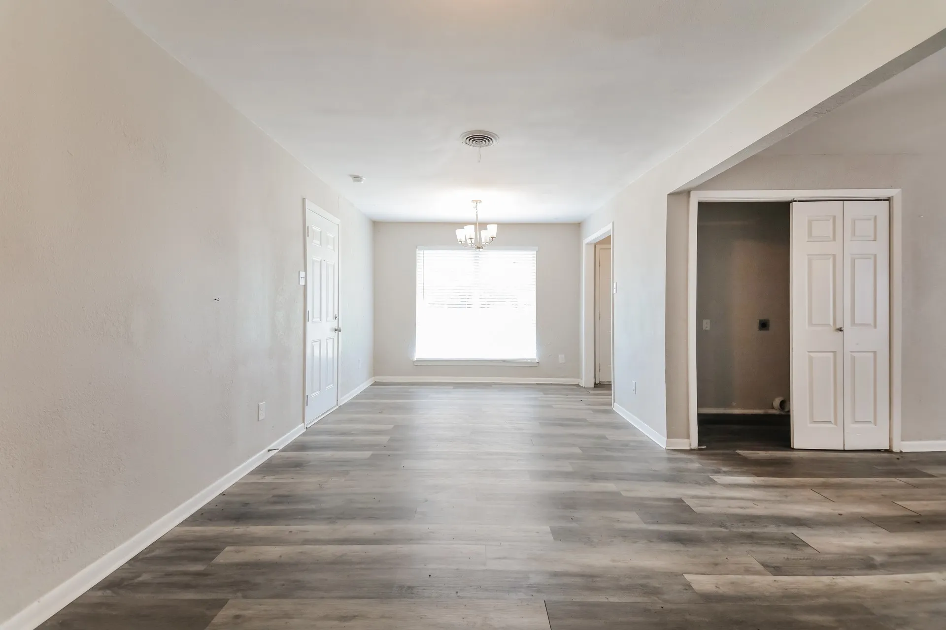 Single Family Residence For Sale in Dallas County , 1718 Joan Drive, Dallas, Texas 75217, 3 Bedroom, 2 Bathroom, 2 Garage spaces, 1,428 Sqft, built in 1957, mls#21259600, Real Estate Agent in Dallas, Homes For Sale in Dallas county, Homes For Sale in Dallas, Realtor in Dallas Texas, Real Estate Brokerage Independent Realty Texas, Luminita Cordes Realtor