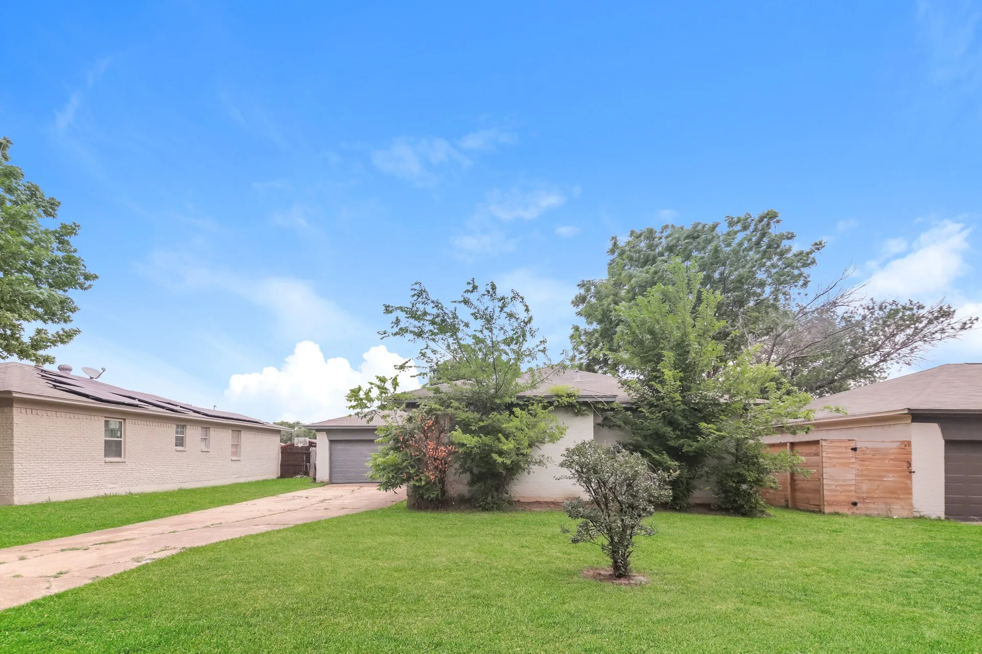 Single Family Residence For Sale in Dallas County , 1718 Joan Drive, Dallas, Texas 75217, 3 Bedroom, 2 Bathroom, 2 Garage spaces, 1,428 Sqft, built in 1957, mls#21259600, Real Estate Agent in Dallas, Homes For Sale in Dallas county, Homes For Sale in Dallas, Realtor in Dallas Texas, Real Estate Brokerage Independent Realty Texas, Luminita Cordes Realtor