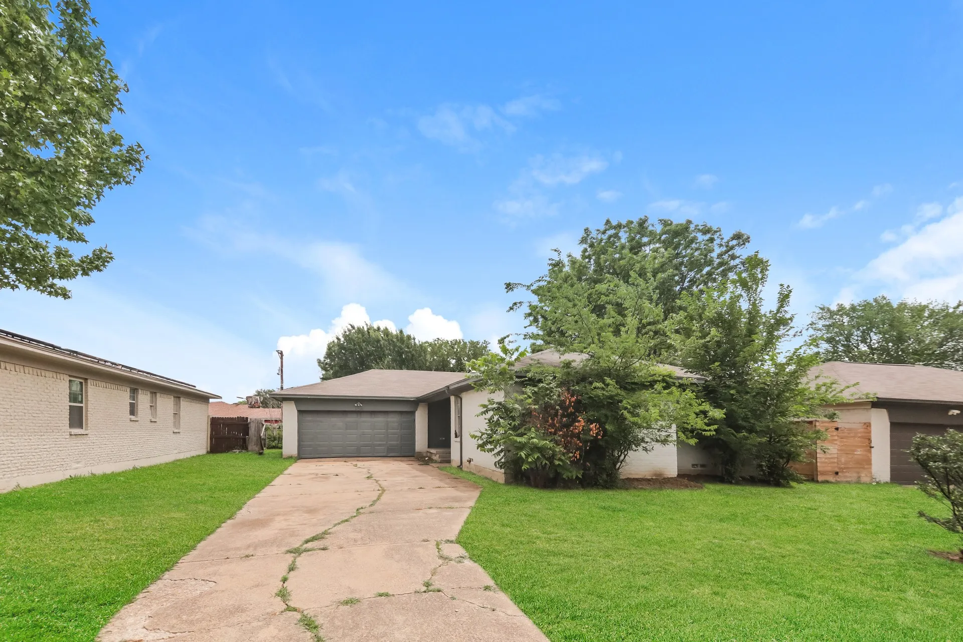 Single Family Residence For Sale in Dallas County , 1718 Joan Drive, Dallas, Texas 75217, 3 Bedroom, 2 Bathroom, 2 Garage spaces, 1,428 Sqft, built in 1957, mls#21259600, Real Estate Agent in Dallas, Homes For Sale in Dallas county, Homes For Sale in Dallas, Realtor in Dallas Texas, Real Estate Brokerage Independent Realty Texas, Luminita Cordes Realtor