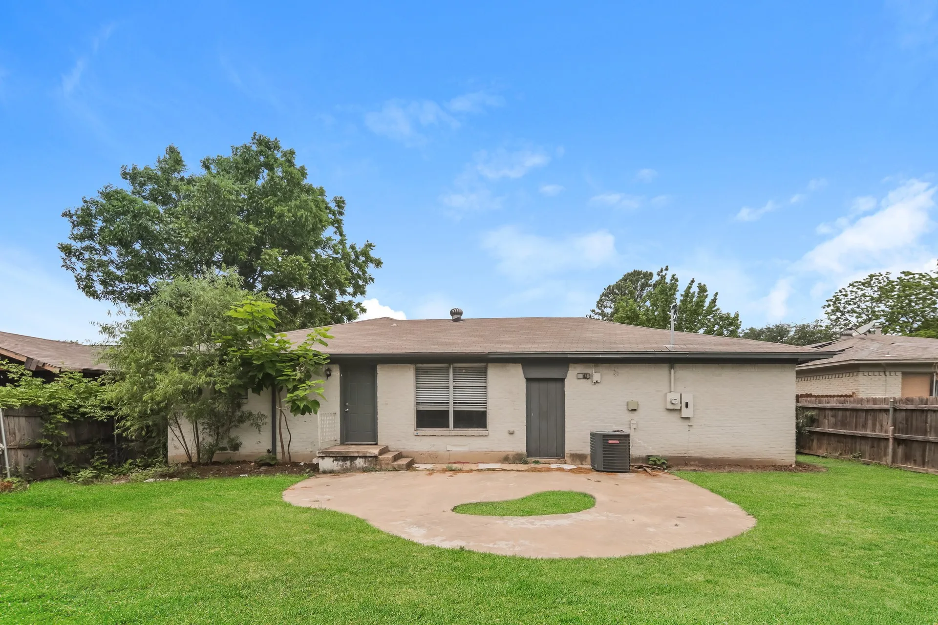 Single Family Residence For Sale in Dallas County , 1718 Joan Drive, Dallas, Texas 75217, 3 Bedroom, 2 Bathroom, 2 Garage spaces, 1,428 Sqft, built in 1957, mls#21259600, Real Estate Agent in Dallas, Homes For Sale in Dallas county, Homes For Sale in Dallas, Realtor in Dallas Texas, Real Estate Brokerage Independent Realty Texas, Luminita Cordes Realtor