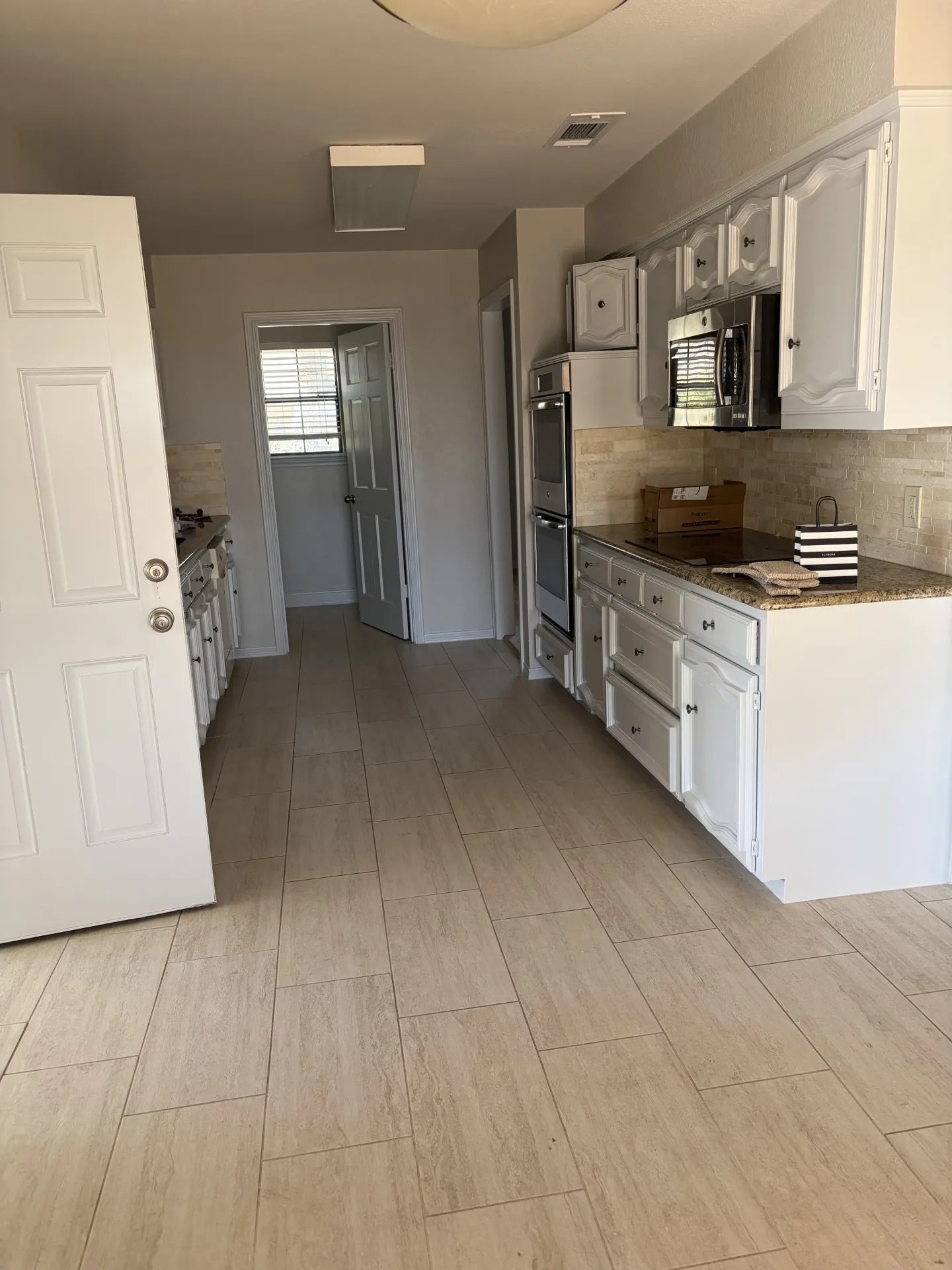 Single Family Residence For Rent in Rockwall County , 16 Lee Circle, Heath, Texas 75032, 3 Bedrooms, 2 Bathrooms, 2 Garage spaces, 1,969 Sqft, built in 1983, Price $2,500, mls#21252316, Real Estate Agent in Heath, Homes For Rent in Rockwall county, Homes For Rent in Heath, Realtor in Heath Texas, Real Estate Brokerage Independent Realty Texas, Luminita Cordes Realtor