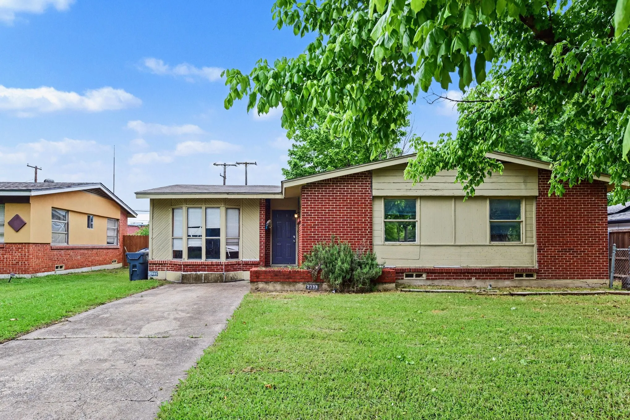 Single Family Residence For Sale in Dallas County , 2333 S Lockhart Avenue, Dallas, Texas 75228, 3 Bedroom, 2 Bathroom, Garage spaces, 1,409 Sqft, built in 1954, mls#21252705, Real Estate Agent in Dallas, Homes For Sale in Dallas county, Homes For Sale in Dallas, Realtor in Dallas Texas, Real Estate Brokerage Independent Realty Texas, Luminita Cordes Realtor