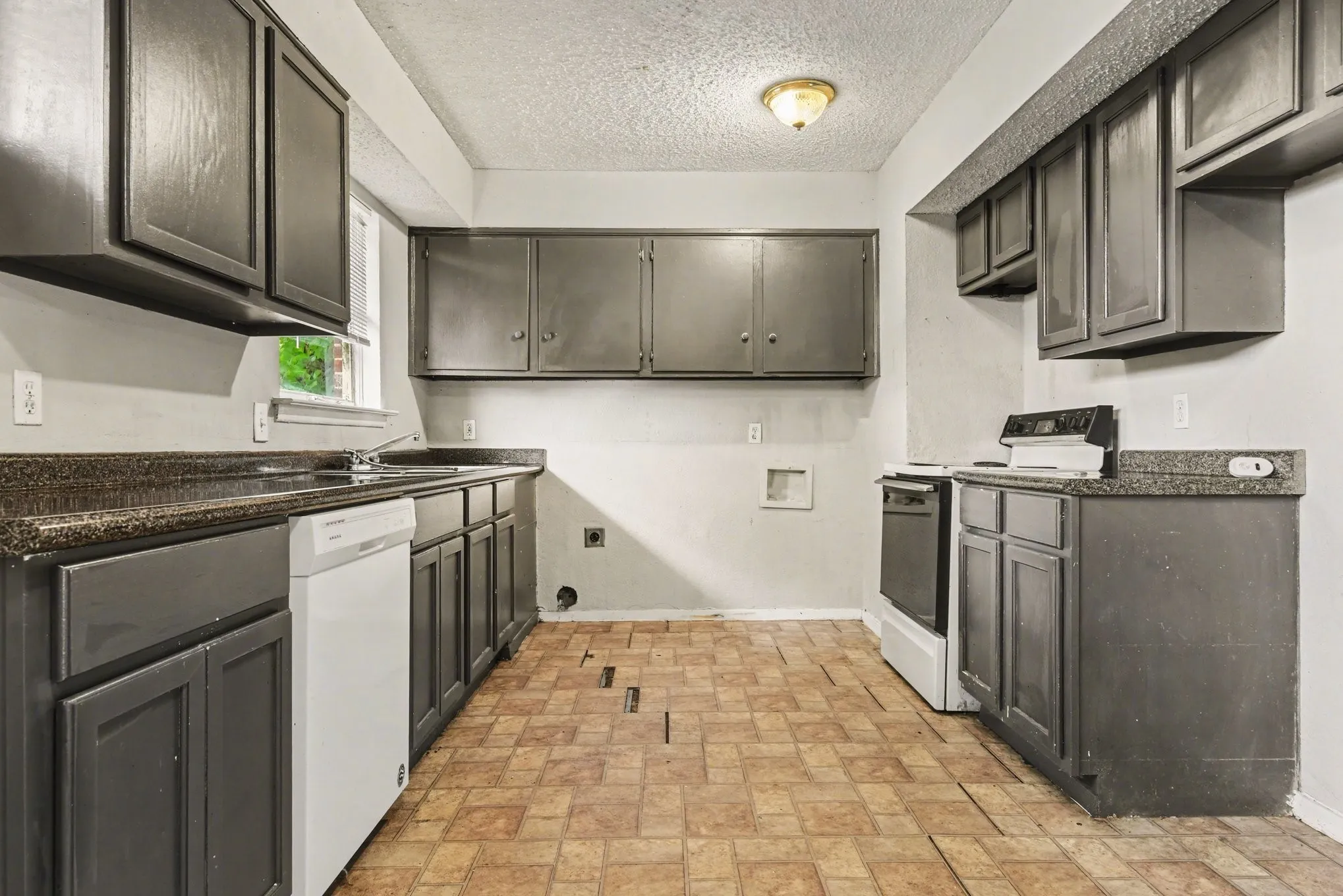 Single Family Residence For Sale in Dallas County , 2333 S Lockhart Avenue, Dallas, Texas 75228, 3 Bedroom, 2 Bathroom, Garage spaces, 1,409 Sqft, built in 1954, mls#21252705, Real Estate Agent in Dallas, Homes For Sale in Dallas county, Homes For Sale in Dallas, Realtor in Dallas Texas, Real Estate Brokerage Independent Realty Texas, Luminita Cordes Realtor