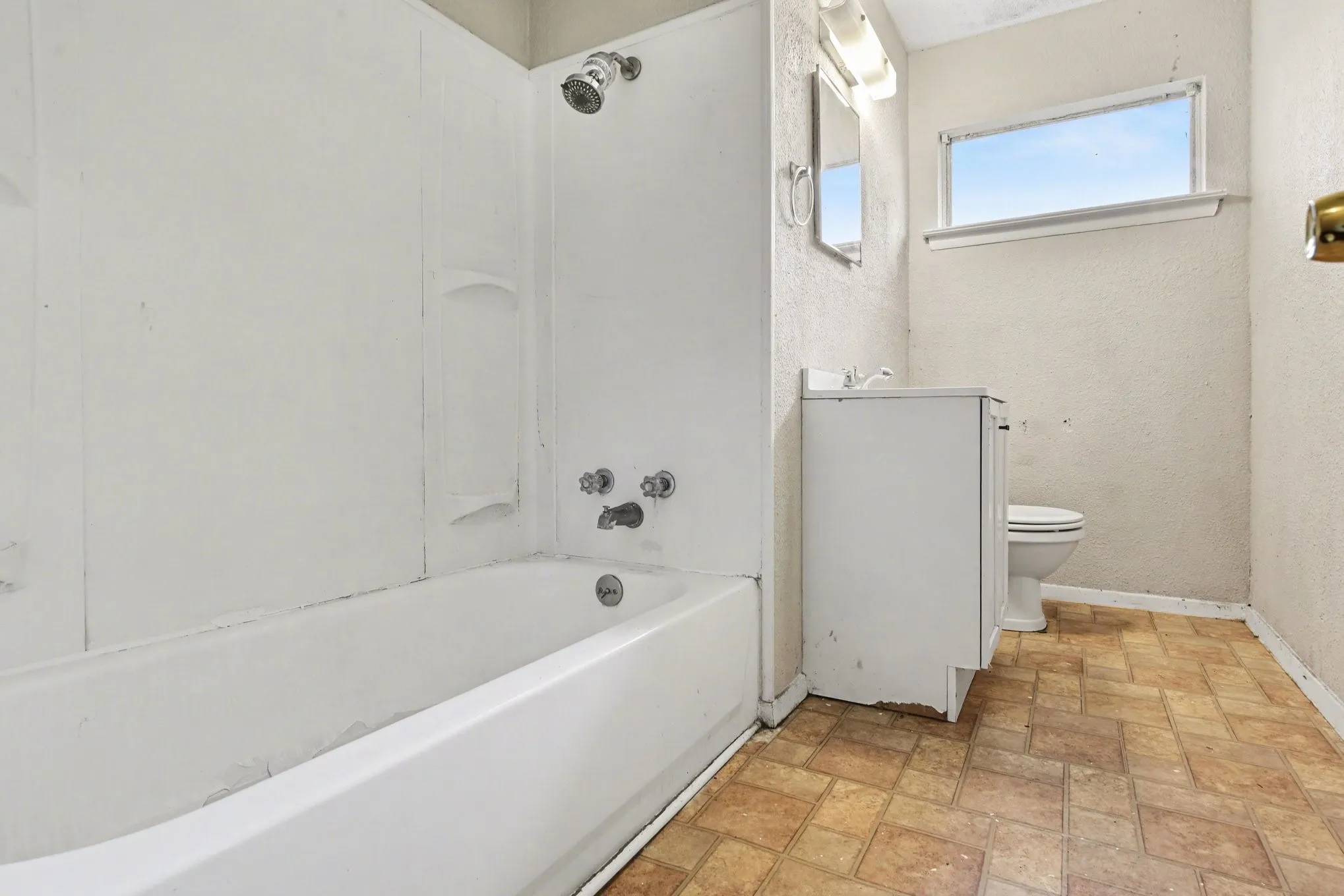 Single Family Residence For Sale in Dallas County , 2333 S Lockhart Avenue, Dallas, Texas 75228, 3 Bedroom, 2 Bathroom, Garage spaces, 1,409 Sqft, built in 1954, mls#21252705, Real Estate Agent in Dallas, Homes For Sale in Dallas county, Homes For Sale in Dallas, Realtor in Dallas Texas, Real Estate Brokerage Independent Realty Texas, Luminita Cordes Realtor