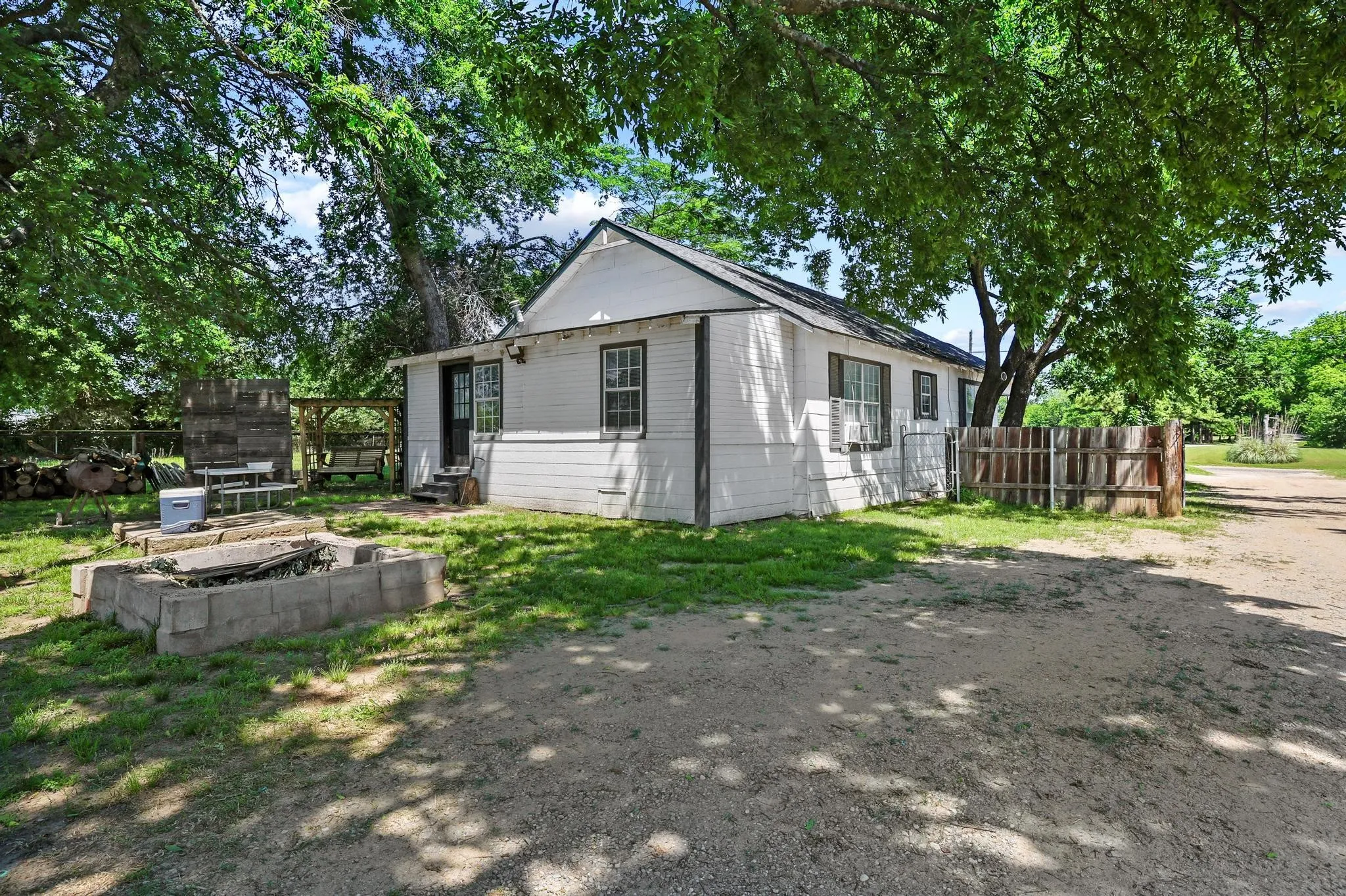 Improved Land For Sale in Grayson County , 2550 E Fm 120, Denison, Texas 75021, 0, 0, Garage spaces, 0 Sqft, built in 1945, Price $2,100,000, mls#21259317, Real Estate Agent in Denison, Homes For Sale in Grayson county, Homes For Sale in Denison, Realtor in Denison Texas, Real Estate Brokerage Independent Realty Texas, Luminita Cordes Realtor