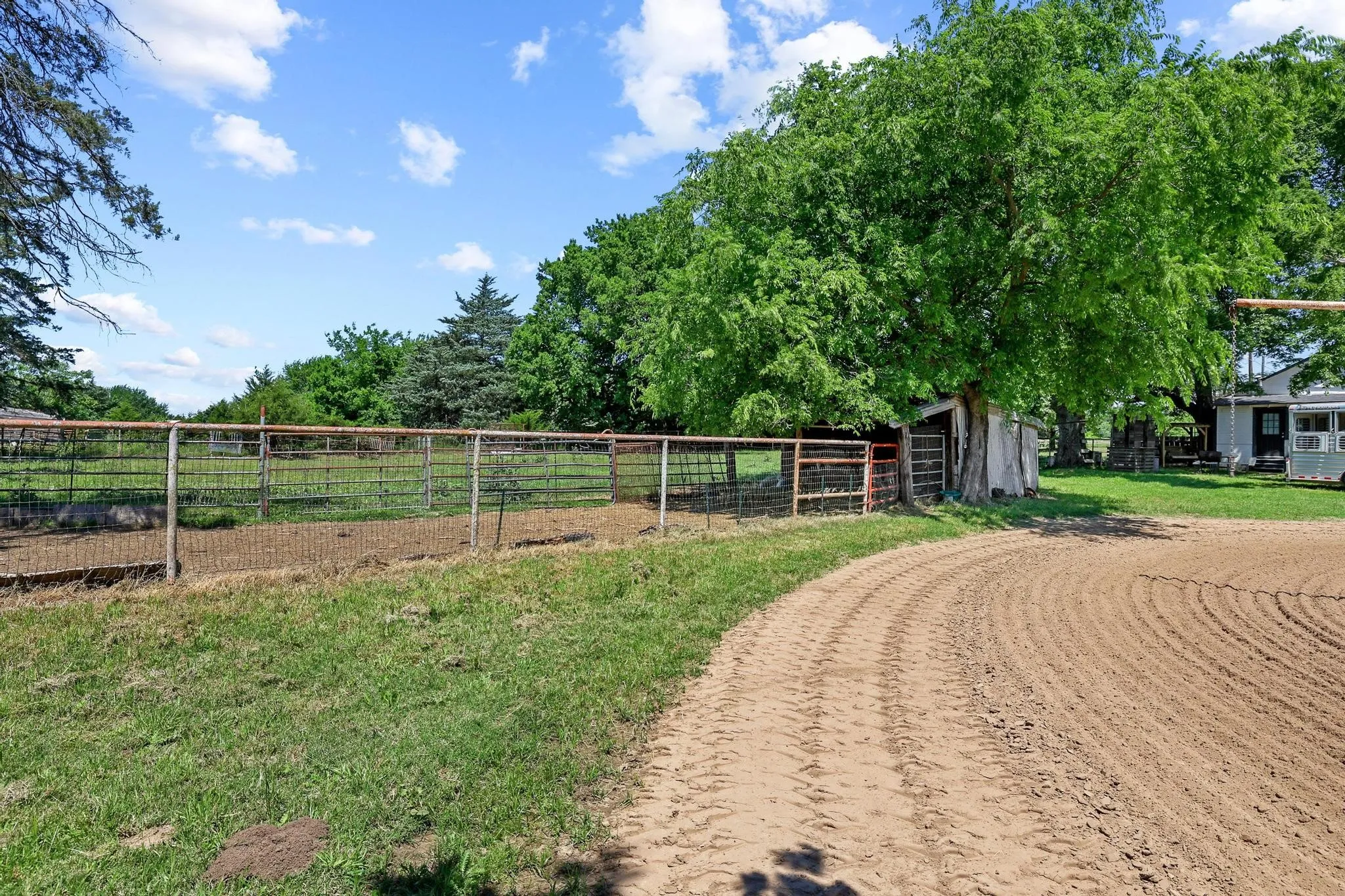 Improved Land For Sale in Grayson County , 2550 E Fm 120, Denison, Texas 75021, 0, 0, Garage spaces, 0 Sqft, built in 1945, Price $2,100,000, mls#21259317, Real Estate Agent in Denison, Homes For Sale in Grayson county, Homes For Sale in Denison, Realtor in Denison Texas, Real Estate Brokerage Independent Realty Texas, Luminita Cordes Realtor