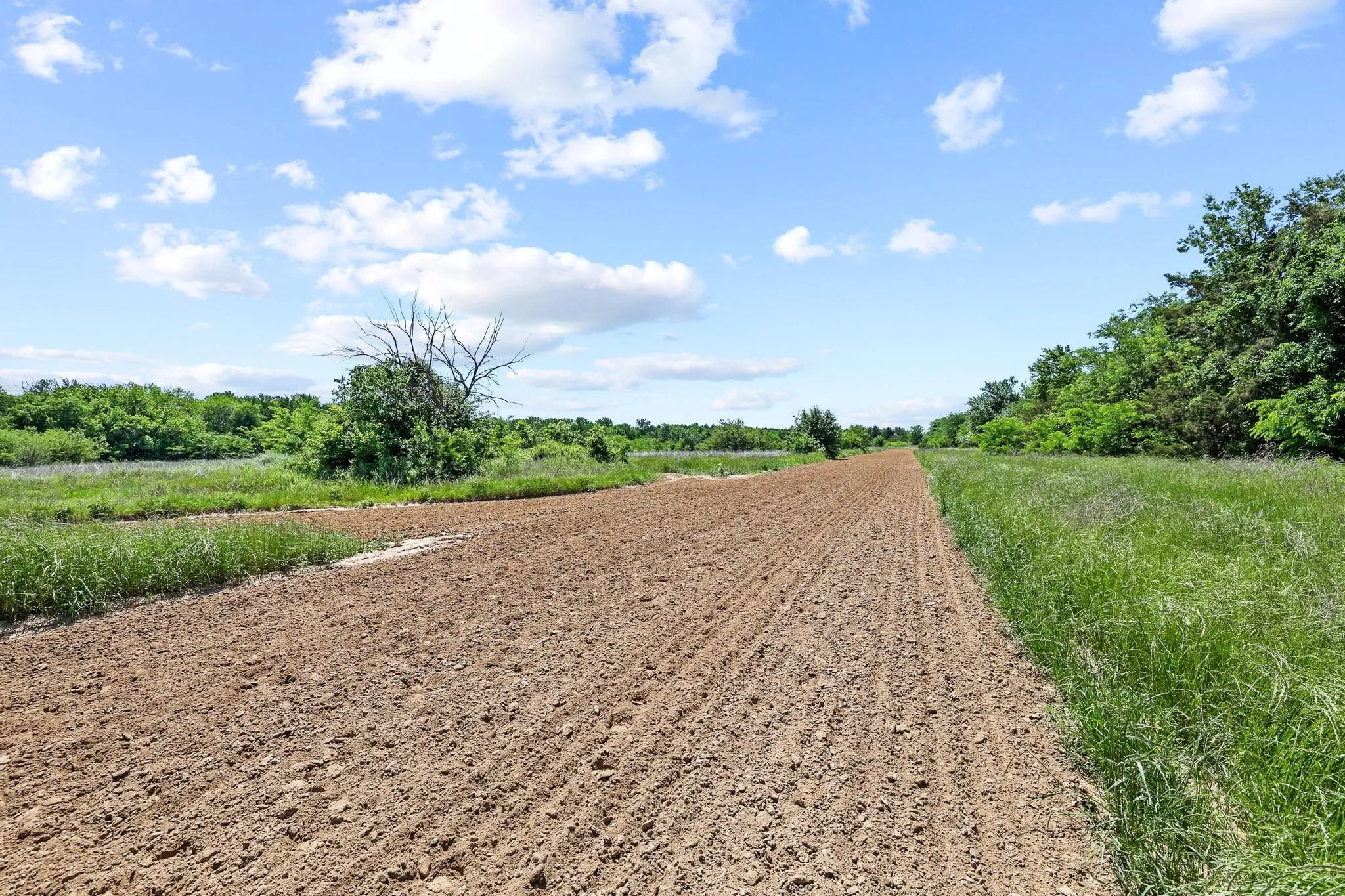 Improved Land For Sale in Grayson County , 2550 E Fm 120, Denison, Texas 75021, 0, 0, Garage spaces, 0 Sqft, built in 1945, Price $2,100,000, mls#21259317, Real Estate Agent in Denison, Homes For Sale in Grayson county, Homes For Sale in Denison, Realtor in Denison Texas, Real Estate Brokerage Independent Realty Texas, Luminita Cordes Realtor