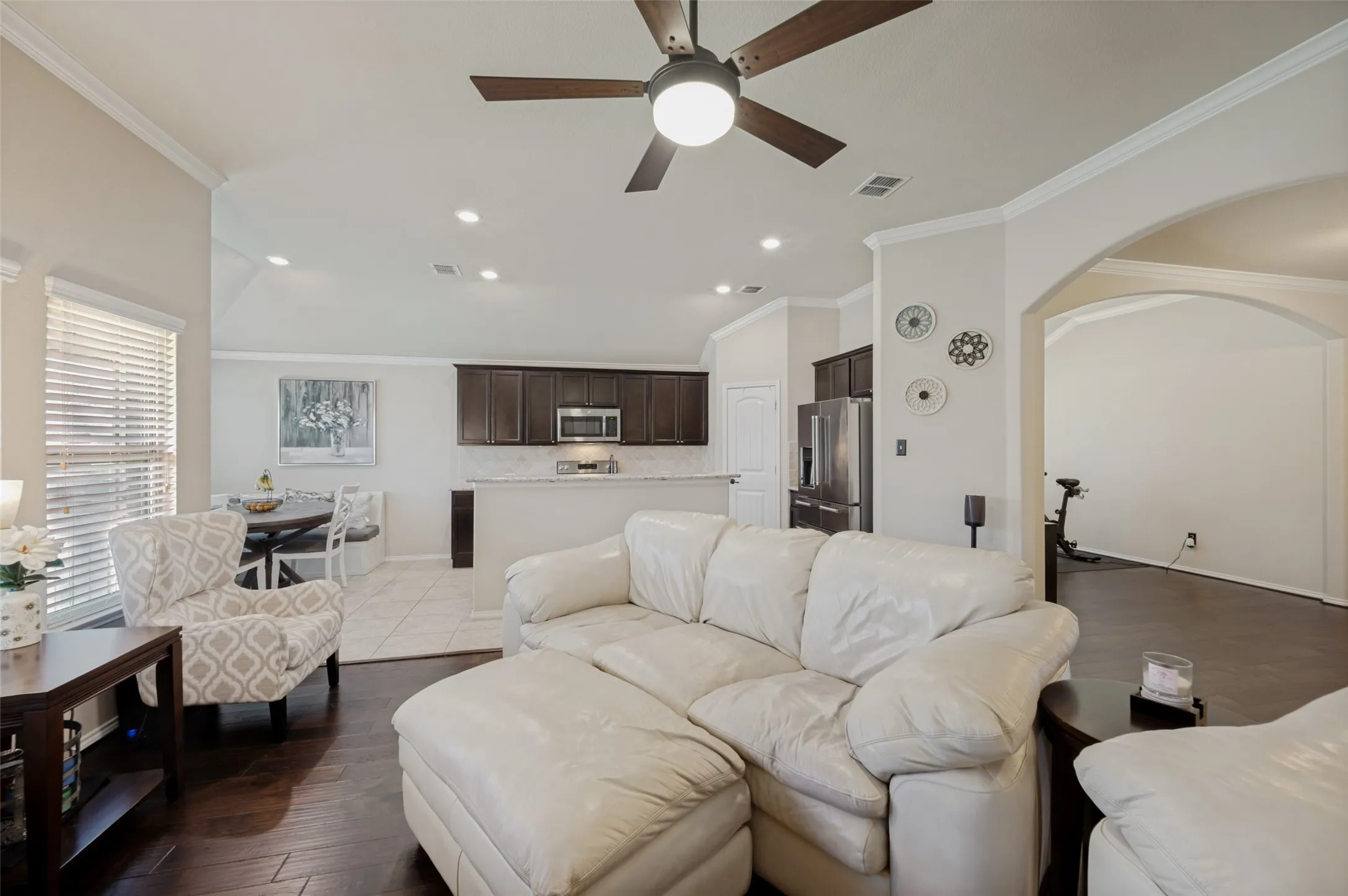 Single Family Residence For Sale in Denton County , 11505 Parade Drive, Frisco, Texas 75036, 4 Bedrooms, 3 Bathrooms, 2 Garage spaces, 2,372 Sqft, built in 2016, Price $444,000, mls#21257752, Real Estate Agent in Frisco, Homes For Sale in Denton county, Homes For Sale in Frisco, Realtor in Frisco Texas, Real Estate Brokerage Independent Realty Texas, Luminita Cordes Realtor