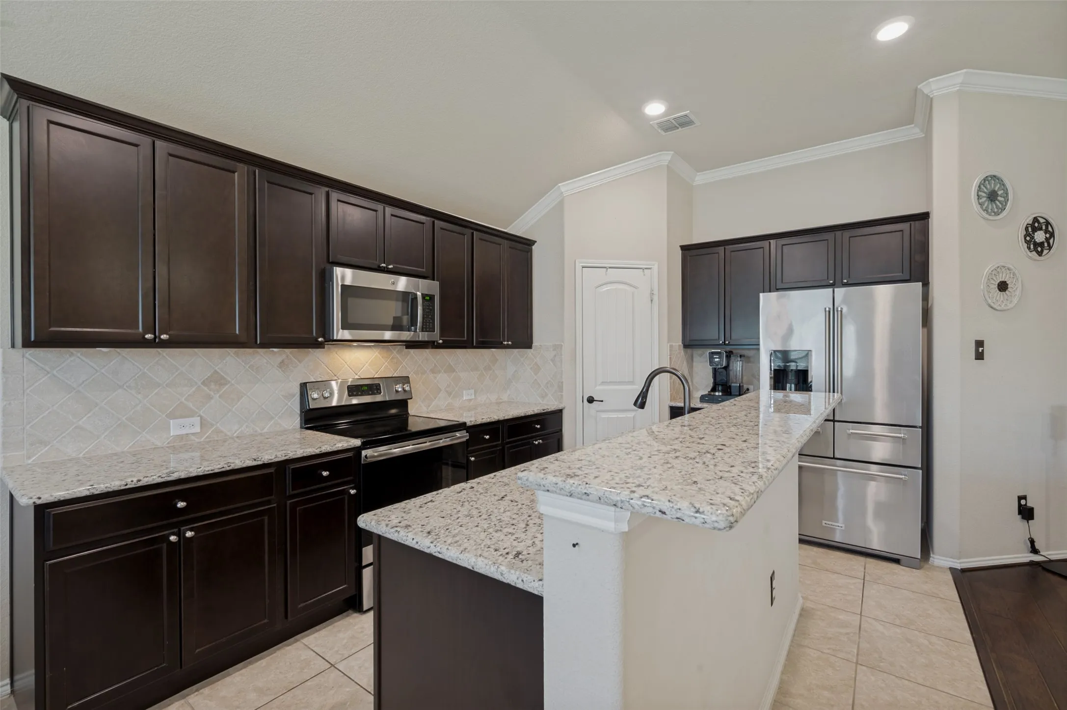 Single Family Residence For Sale in Denton County , 11505 Parade Drive, Frisco, Texas 75036, 4 Bedrooms, 3 Bathrooms, 2 Garage spaces, 2,372 Sqft, built in 2016, Price $444,000, mls#21257752, Real Estate Agent in Frisco, Homes For Sale in Denton county, Homes For Sale in Frisco, Realtor in Frisco Texas, Real Estate Brokerage Independent Realty Texas, Luminita Cordes Realtor