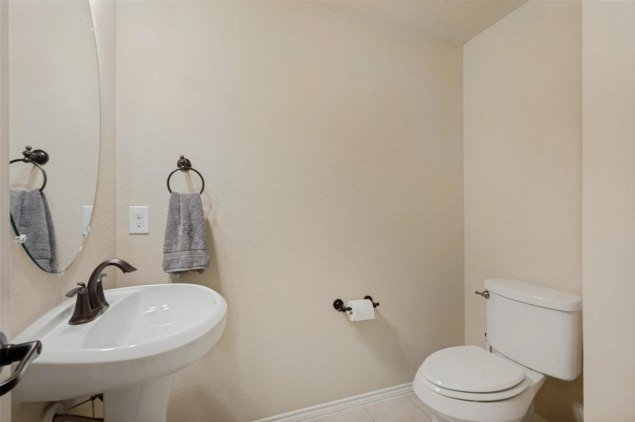 Single Family Residence For Sale in Denton County , 11505 Parade Drive, Frisco, Texas 75036, 4 Bedrooms, 3 Bathrooms, 2 Garage spaces, 2,372 Sqft, built in 2016, Price $444,000, mls#21257752, Real Estate Agent in Frisco, Homes For Sale in Denton county, Homes For Sale in Frisco, Realtor in Frisco Texas, Real Estate Brokerage Independent Realty Texas, Luminita Cordes Realtor