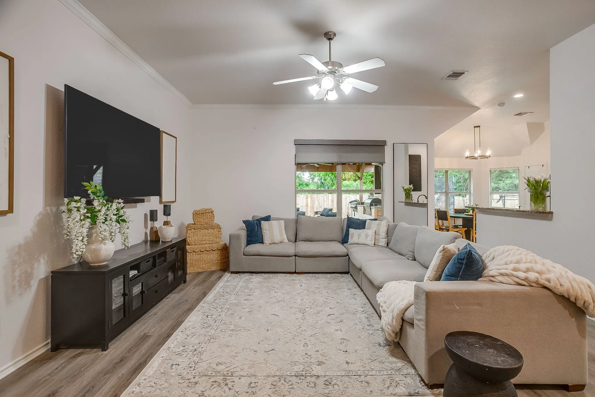 Single Family Residence For Sale in Parker County , 210 Willow Creek Drive, Weatherford, Texas 76085, 4 Bedroom, 2 Bathroom, 2 Garage spaces, 1,908 Sqft, built in 2005, Preowned, mls#21259043, Real Estate Agent in Weatherford, Homes For Sale in Parker county, Homes For Sale in Weatherford, Realtor in Weatherford Texas, Real Estate Brokerage Independent Realty Texas, Luminita Cordes Realtor