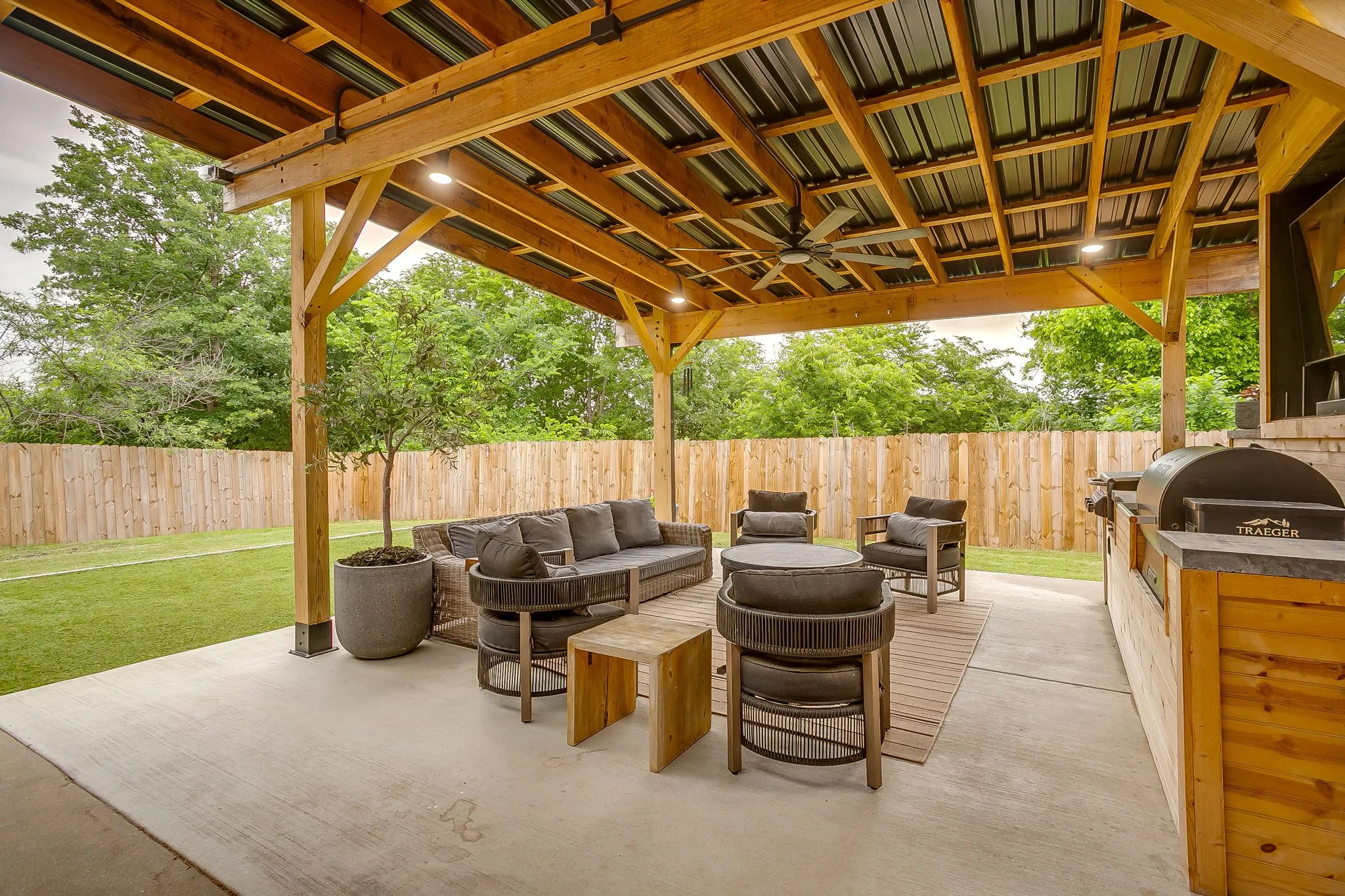 Single Family Residence For Sale in Parker County , 210 Willow Creek Drive, Weatherford, Texas 76085, 4 Bedroom, 2 Bathroom, 2 Garage spaces, 1,908 Sqft, built in 2005, Preowned, mls#21259043, Real Estate Agent in Weatherford, Homes For Sale in Parker county, Homes For Sale in Weatherford, Realtor in Weatherford Texas, Real Estate Brokerage Independent Realty Texas, Luminita Cordes Realtor