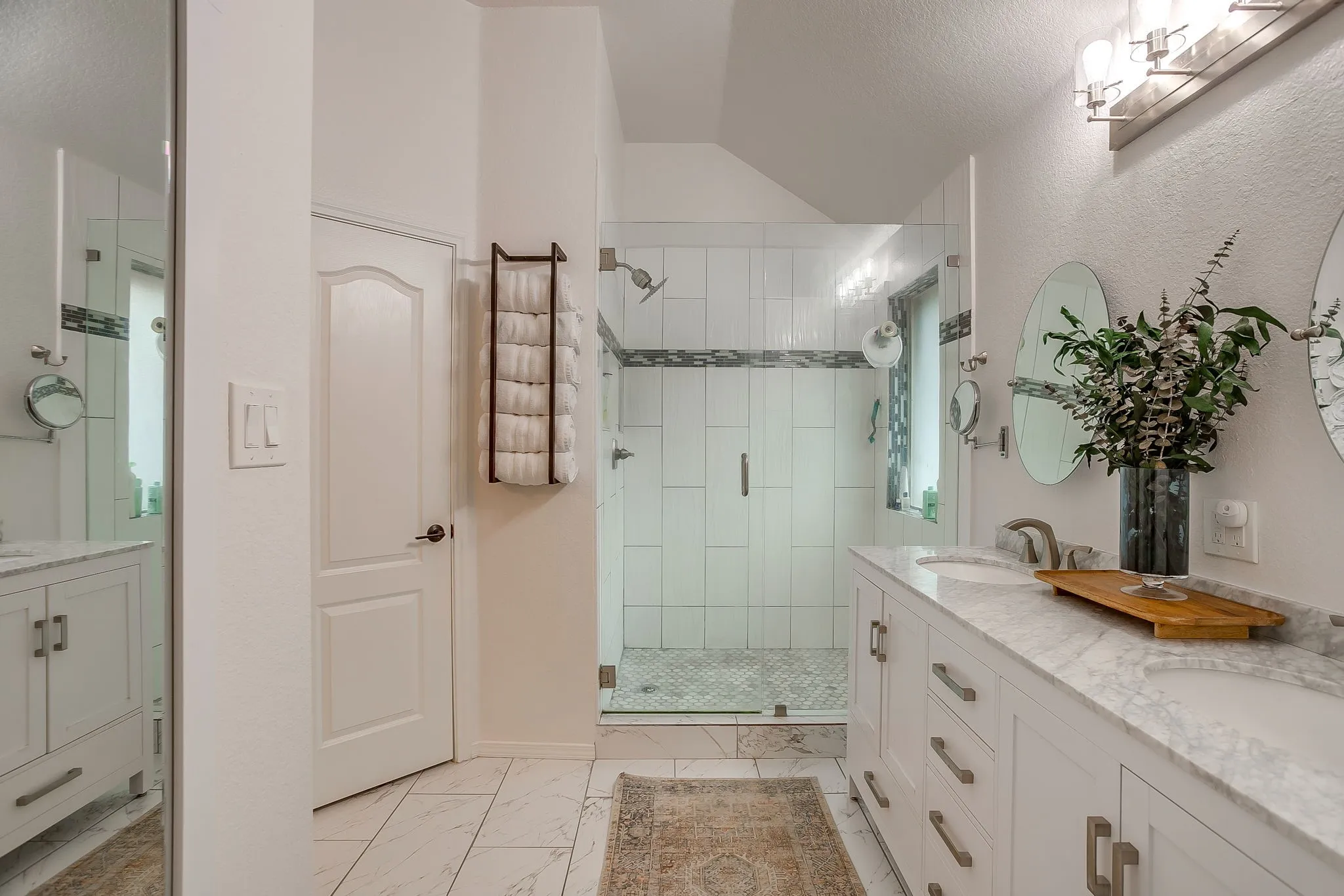 Single Family Residence For Sale in Parker County , 210 Willow Creek Drive, Weatherford, Texas 76085, 4 Bedroom, 2 Bathroom, 2 Garage spaces, 1,908 Sqft, built in 2005, Preowned, mls#21259043, Real Estate Agent in Weatherford, Homes For Sale in Parker county, Homes For Sale in Weatherford, Realtor in Weatherford Texas, Real Estate Brokerage Independent Realty Texas, Luminita Cordes Realtor