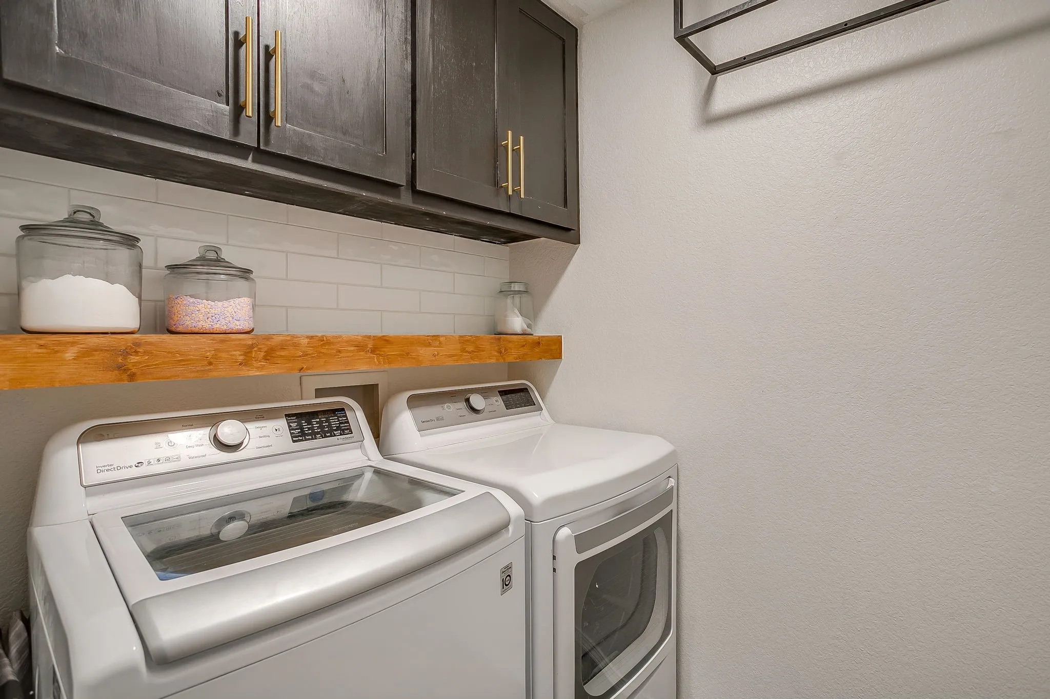 Single Family Residence For Sale in Parker County , 210 Willow Creek Drive, Weatherford, Texas 76085, 4 Bedroom, 2 Bathroom, 2 Garage spaces, 1,908 Sqft, built in 2005, Preowned, mls#21259043, Real Estate Agent in Weatherford, Homes For Sale in Parker county, Homes For Sale in Weatherford, Realtor in Weatherford Texas, Real Estate Brokerage Independent Realty Texas, Luminita Cordes Realtor