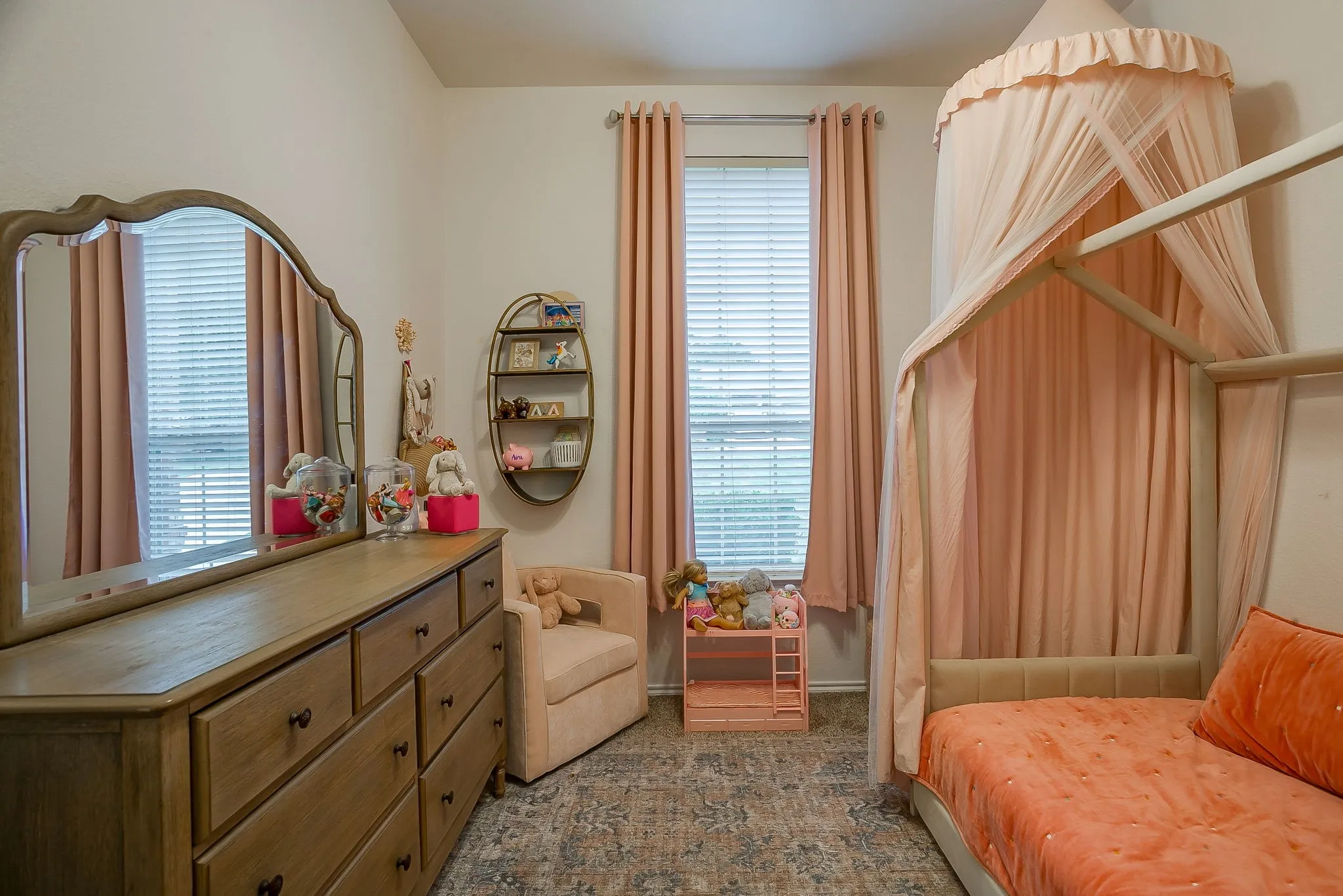 Single Family Residence For Sale in Parker County , 210 Willow Creek Drive, Weatherford, Texas 76085, 4 Bedroom, 2 Bathroom, 2 Garage spaces, 1,908 Sqft, built in 2005, Preowned, mls#21259043, Real Estate Agent in Weatherford, Homes For Sale in Parker county, Homes For Sale in Weatherford, Realtor in Weatherford Texas, Real Estate Brokerage Independent Realty Texas, Luminita Cordes Realtor