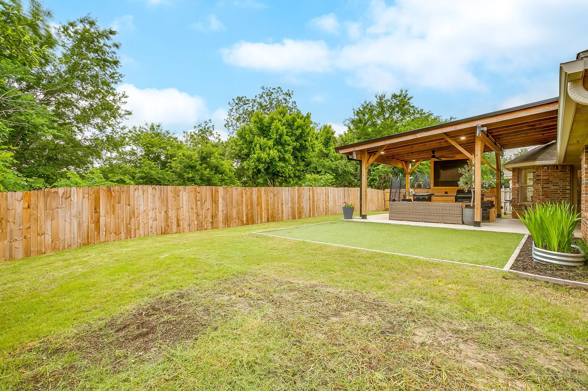 Single Family Residence For Sale in Parker County , 210 Willow Creek Drive, Weatherford, Texas 76085, 4 Bedroom, 2 Bathroom, 2 Garage spaces, 1,908 Sqft, built in 2005, Preowned, mls#21259043, Real Estate Agent in Weatherford, Homes For Sale in Parker county, Homes For Sale in Weatherford, Realtor in Weatherford Texas, Real Estate Brokerage Independent Realty Texas, Luminita Cordes Realtor