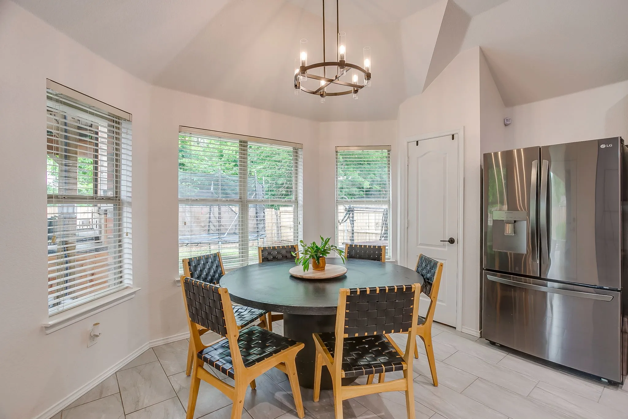 Single Family Residence For Sale in Parker County , 210 Willow Creek Drive, Weatherford, Texas 76085, 4 Bedroom, 2 Bathroom, 2 Garage spaces, 1,908 Sqft, built in 2005, Preowned, mls#21259043, Real Estate Agent in Weatherford, Homes For Sale in Parker county, Homes For Sale in Weatherford, Realtor in Weatherford Texas, Real Estate Brokerage Independent Realty Texas, Luminita Cordes Realtor
