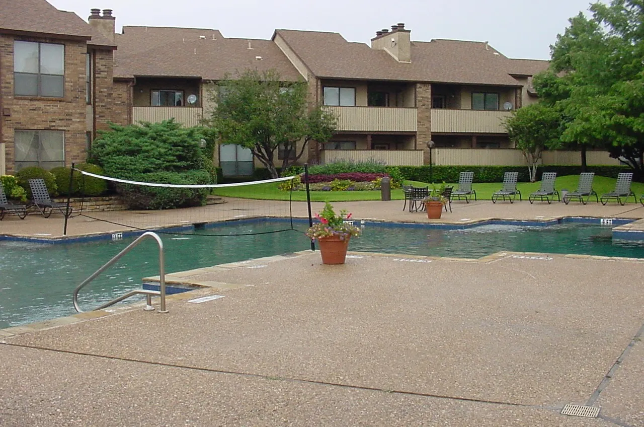 Condominium For Sale in Tarrant County , 1200 Calico Lane 820, Arlington, Texas 76011, 1 Bedroom, 1 Bathroom, Garage spaces, 792 Sqft, built in 1981, Preowned, mls#21259821, Real Estate Agent in Arlington, Homes For Sale in Tarrant county, Homes For Sale in Arlington, Realtor in Arlington Texas, Real Estate Brokerage Independent Realty Texas, Luminita Cordes Realtor